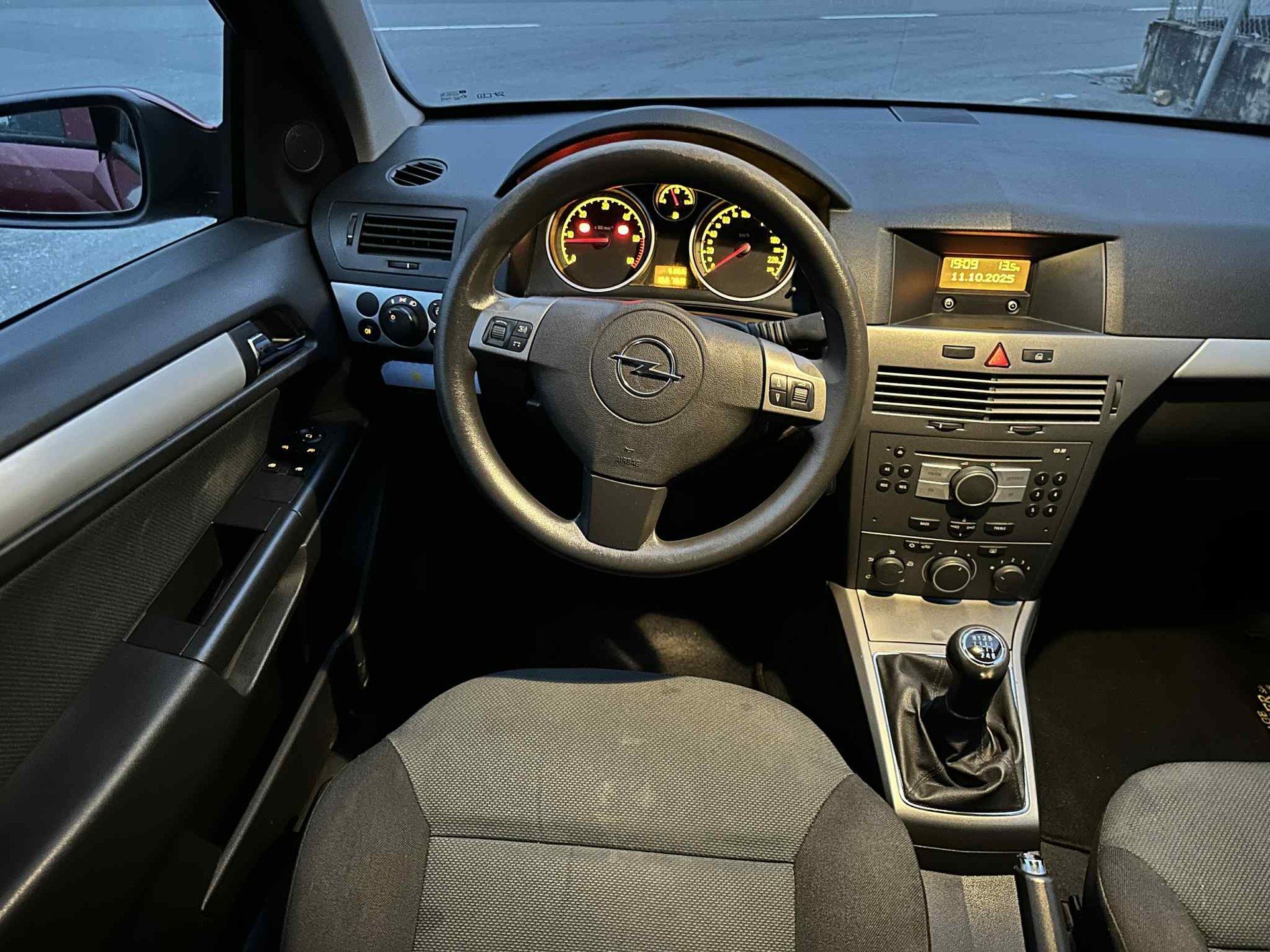 OPEL Astra 1.9 CDTi Cosmo-image-9