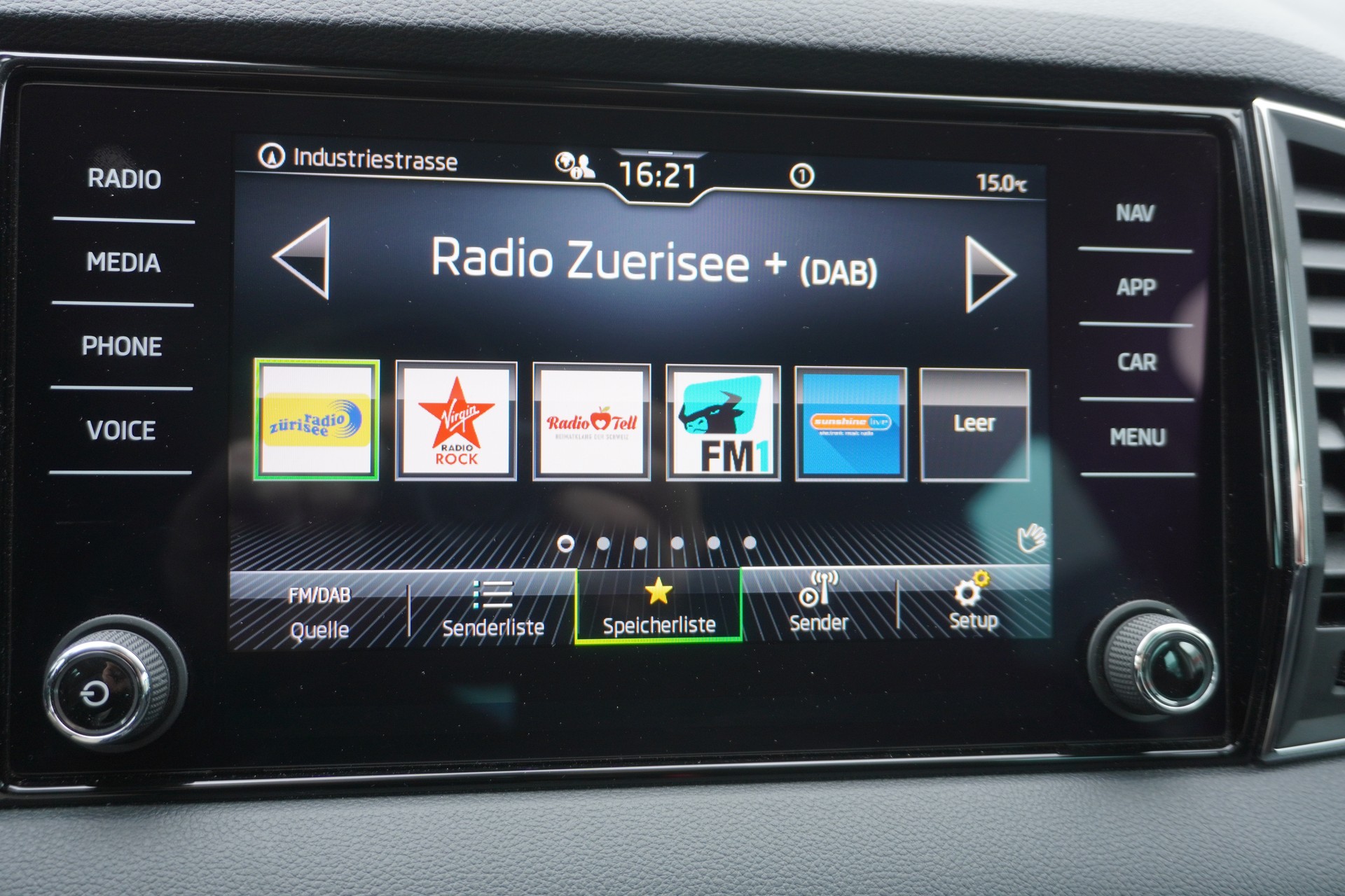 SKODA Karoq 2.0 TDI CR Ambition 4x4 DSG-image-28