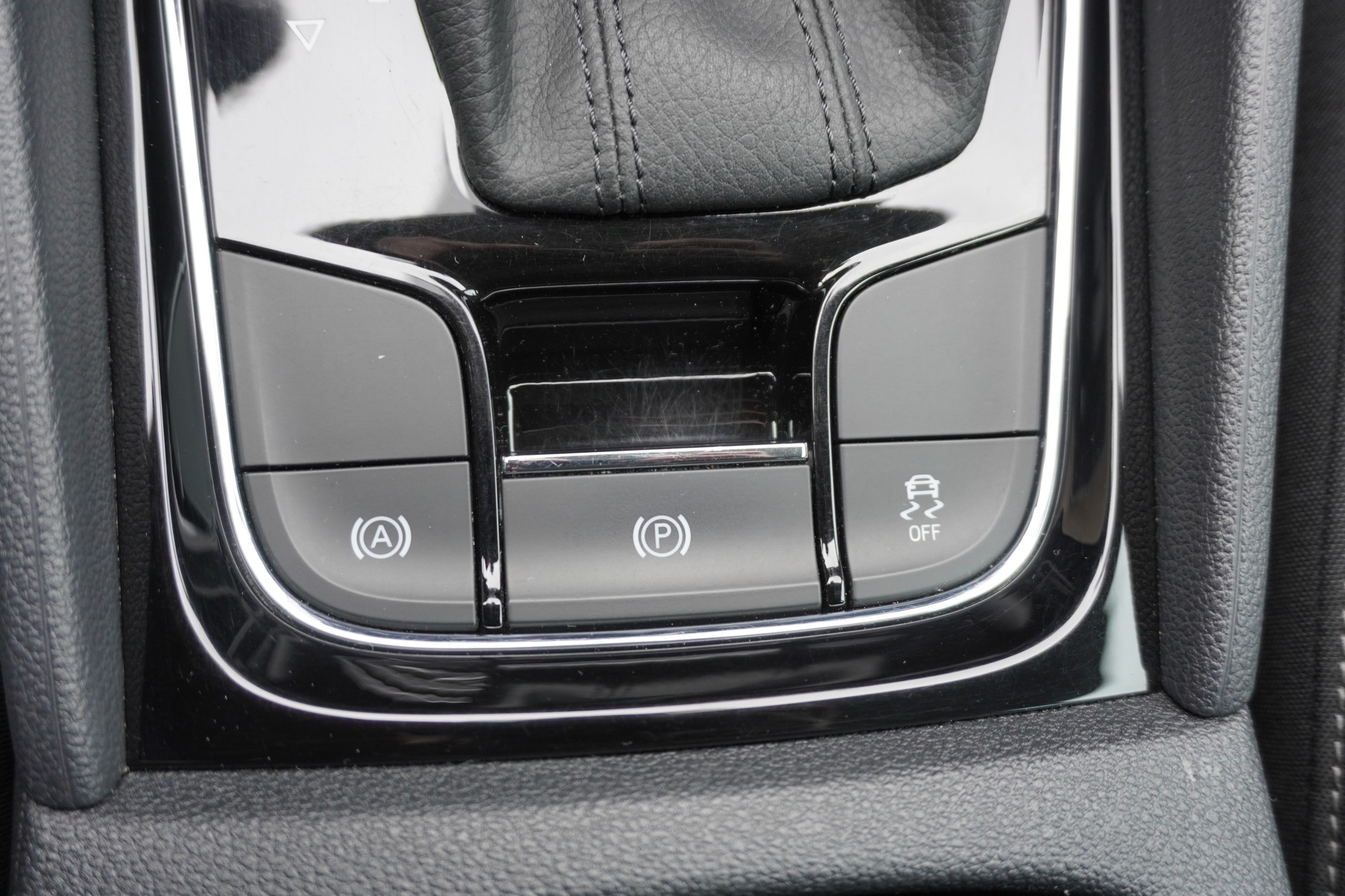 SKODA Karoq 2.0 TDI CR Ambition 4x4 DSG-image-25