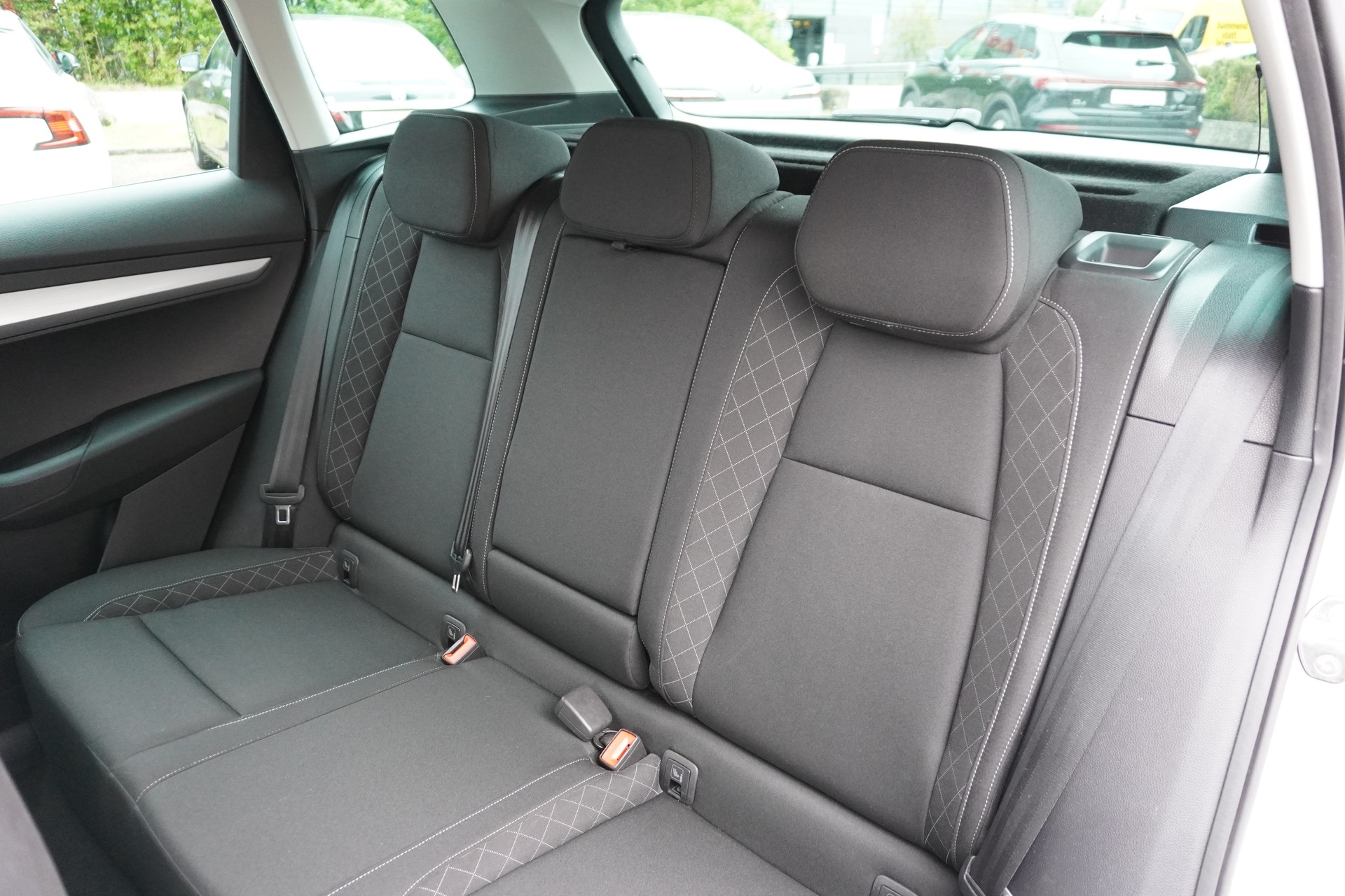 SKODA Karoq 2.0 TDI CR Ambition 4x4 DSG-image-16