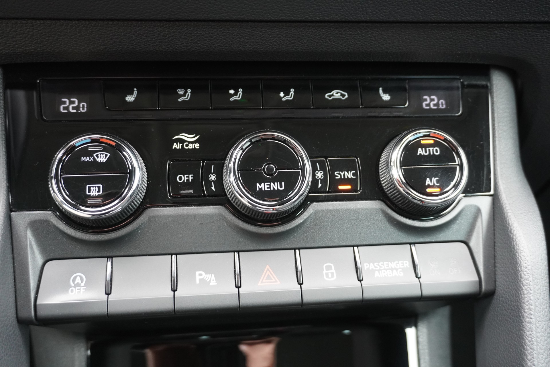SKODA Karoq 2.0 TDI CR Ambition 4x4 DSG-image-26