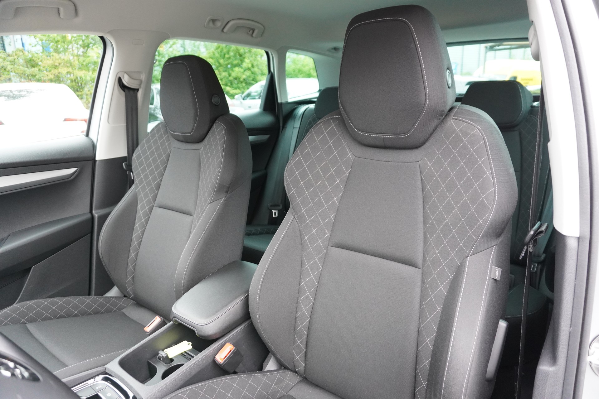 SKODA Karoq 2.0 TDI CR Ambition 4x4 DSG-image-15