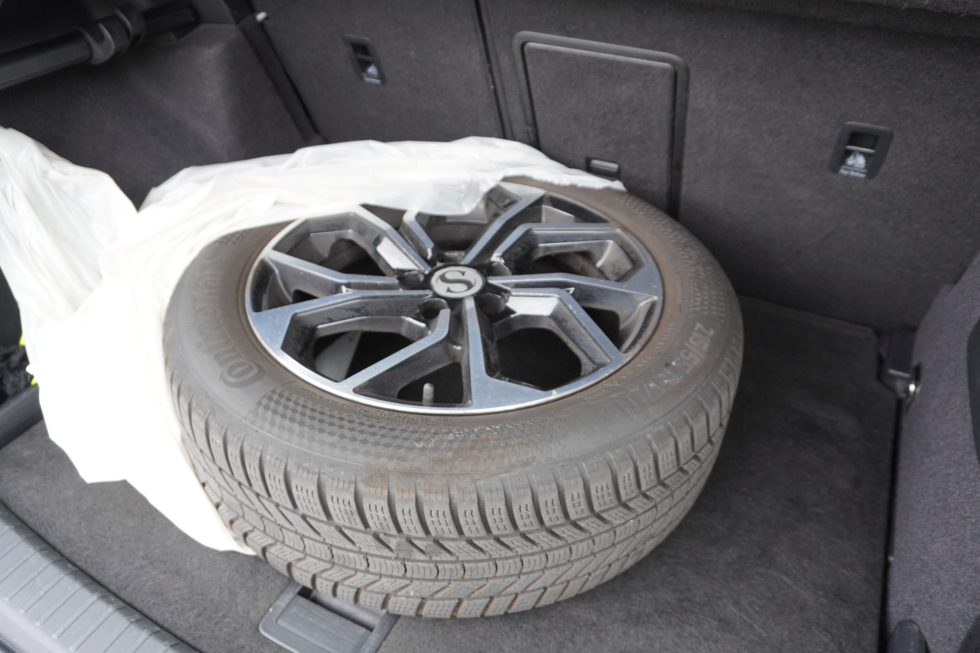SKODA Karoq 2.0 TDI CR Ambition 4x4 DSG-image-9