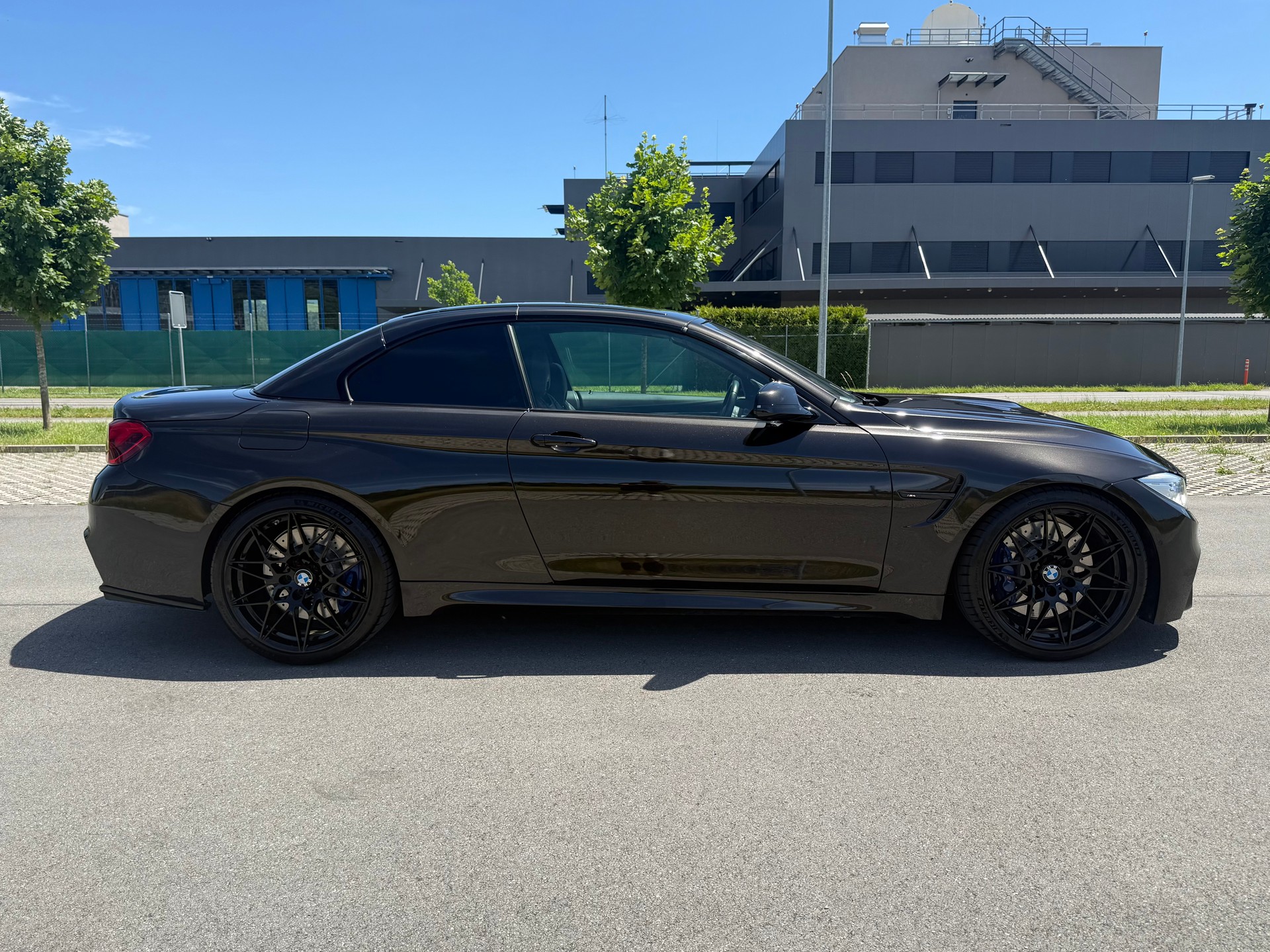 BMW M4 Cabriolet Competition-image-2