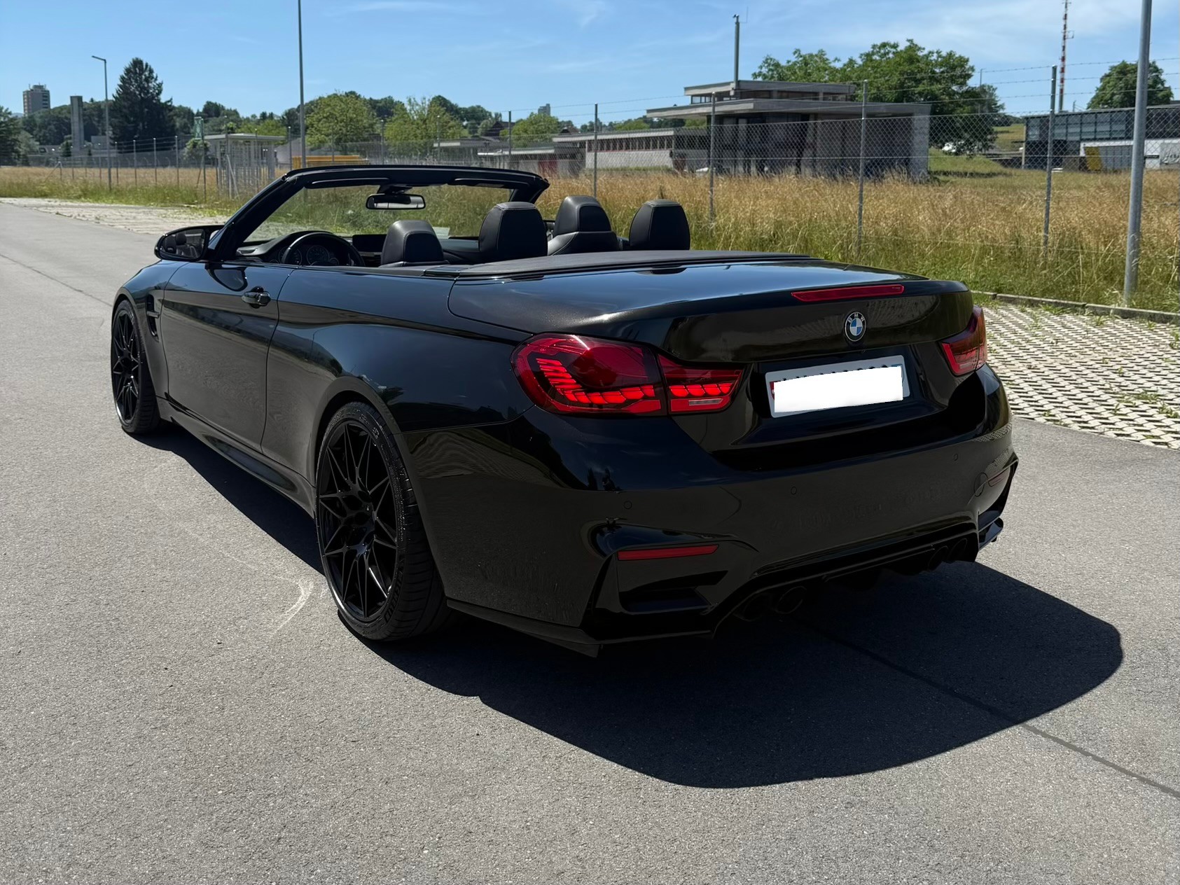 BMW M4 Cabriolet Competition-image-4