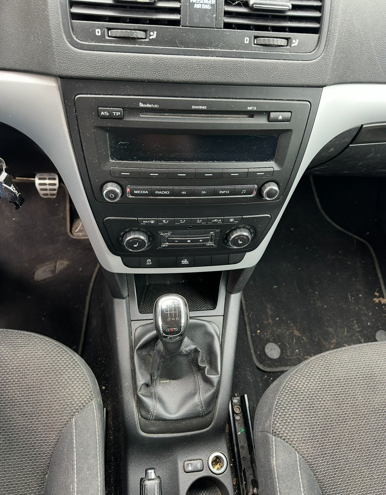 SKODA Yeti 1.8 TSI Clever 4x4-image-10