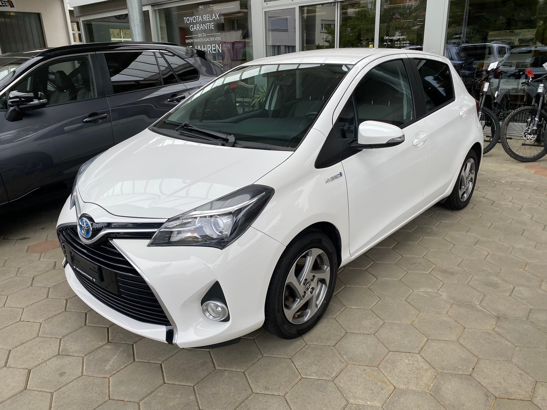TOYOTA Yaris 1.5 VVT-i Hybrid Luna e-CVT-image-1