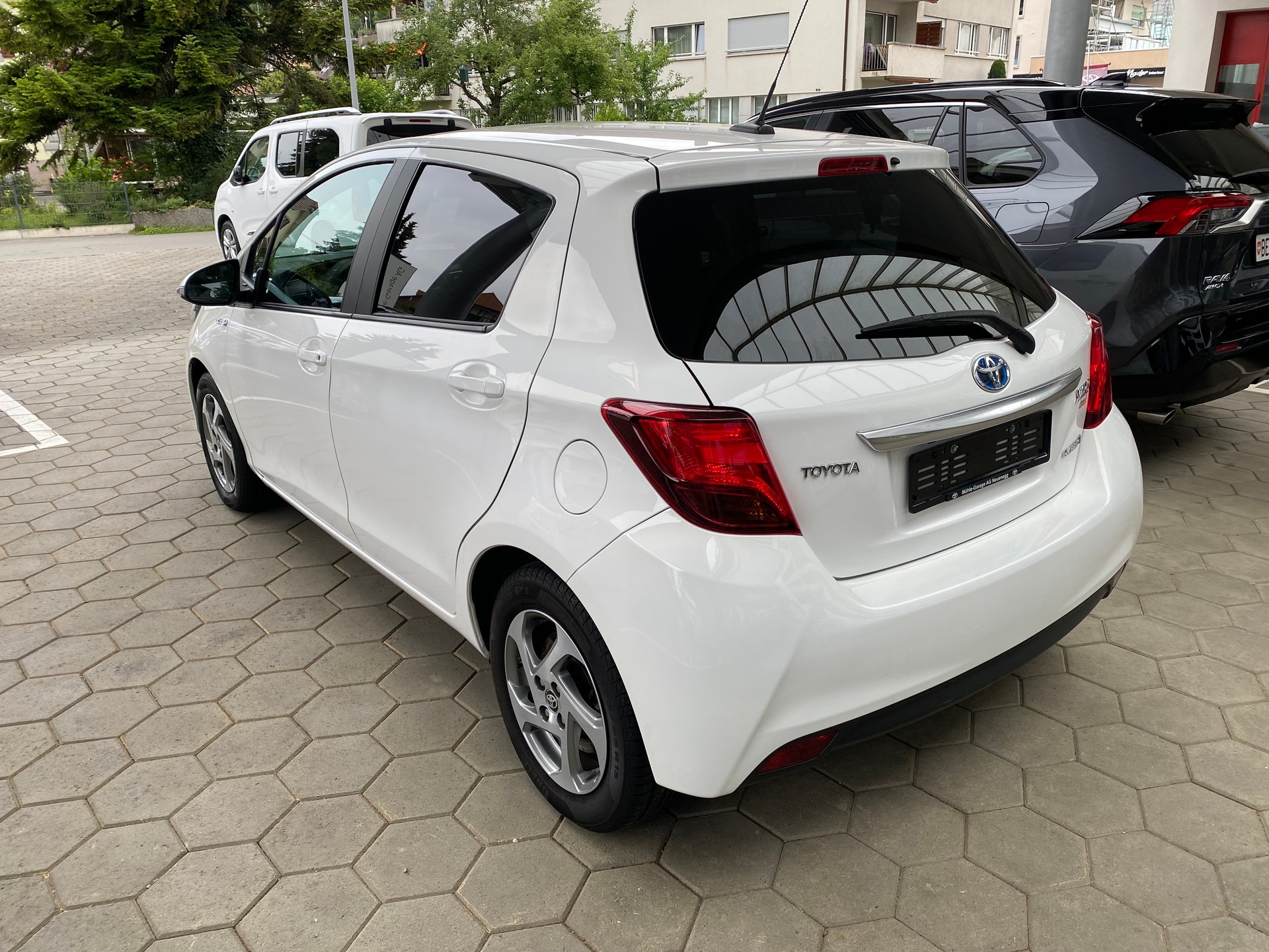 TOYOTA Yaris 1.5 VVT-i Hybrid Luna e-CVT-image-2