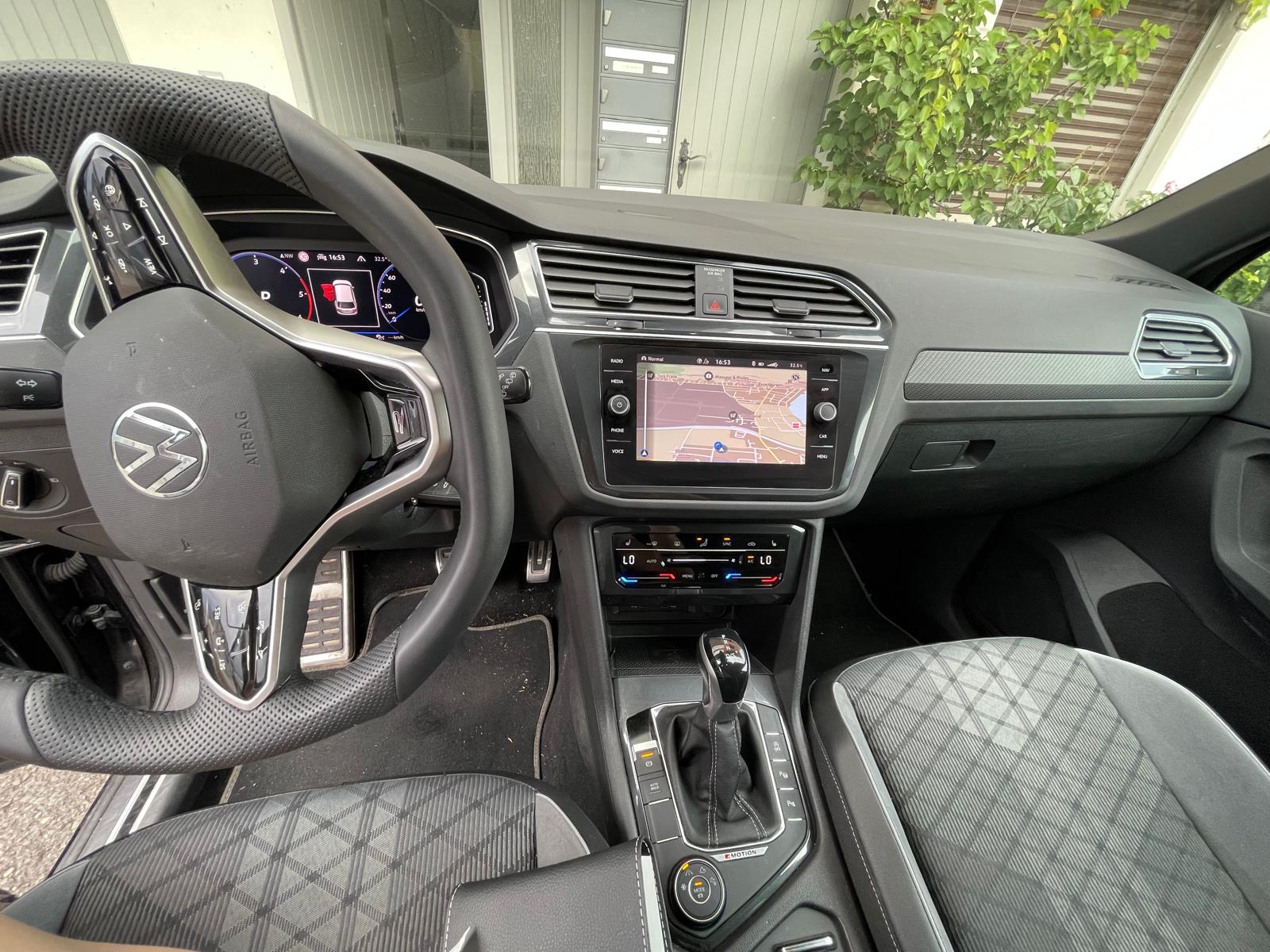 VW Tiguan R 2.0 TDi-image-2