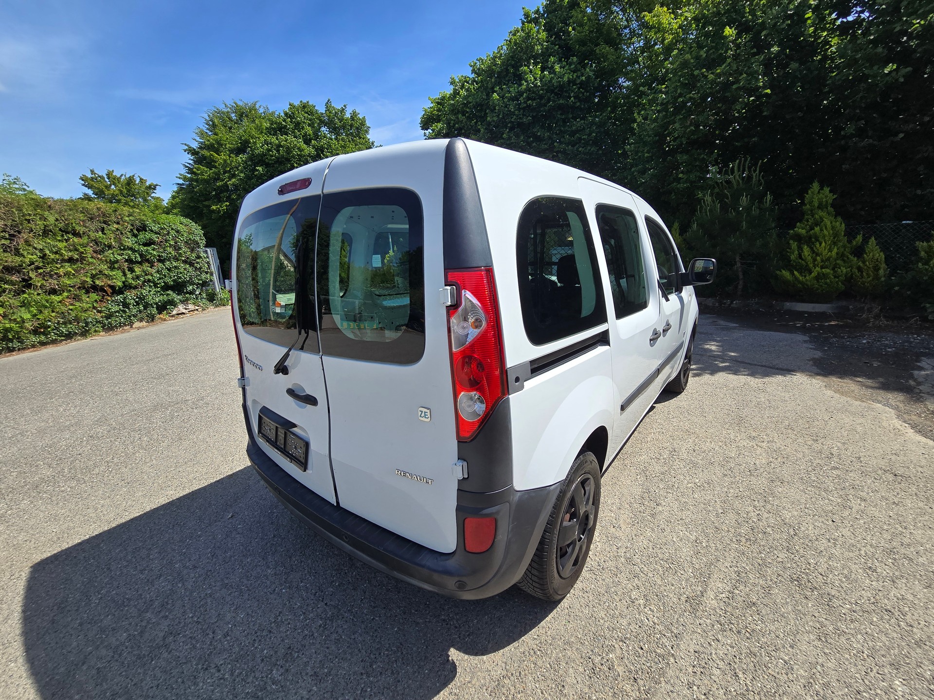RENAULT Kangoo Z.E.-image-12