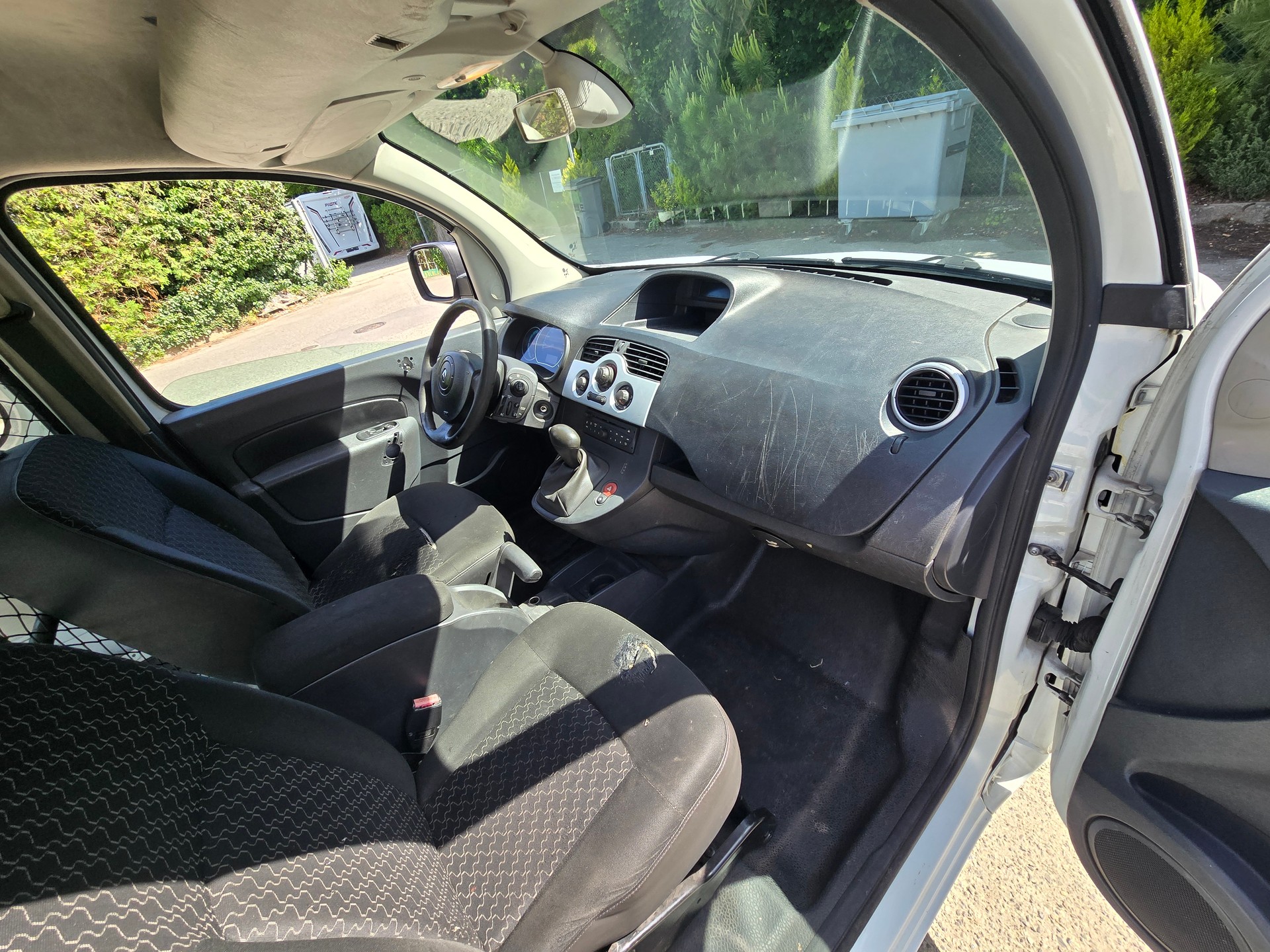 RENAULT Kangoo Z.E.-image-11