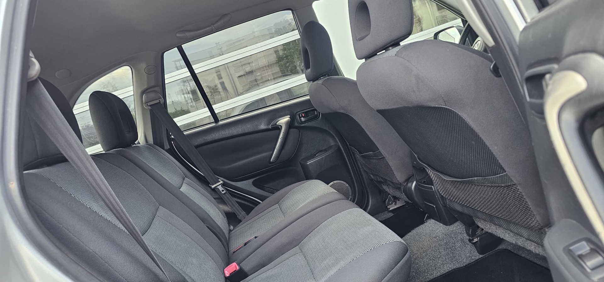 TOYOTA RAV-4 2.0 16V Linea Terra-image-9