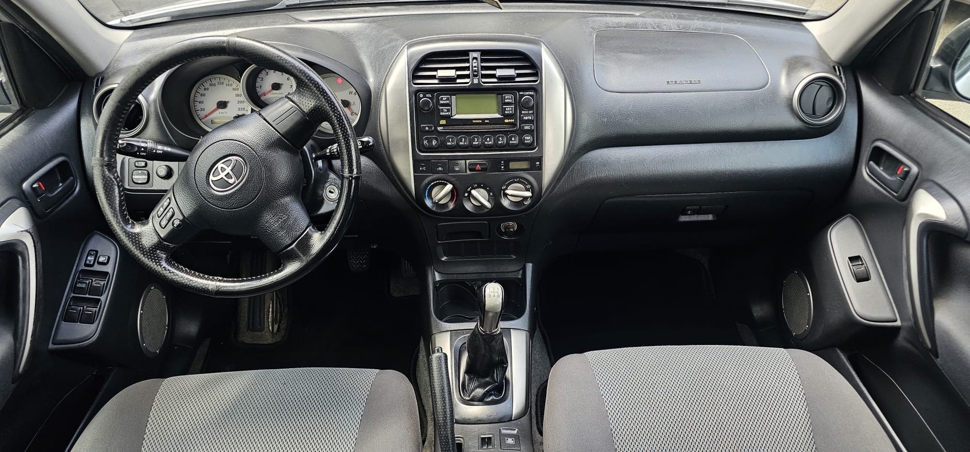 TOYOTA RAV-4 2.0 16V Linea Terra-image-11