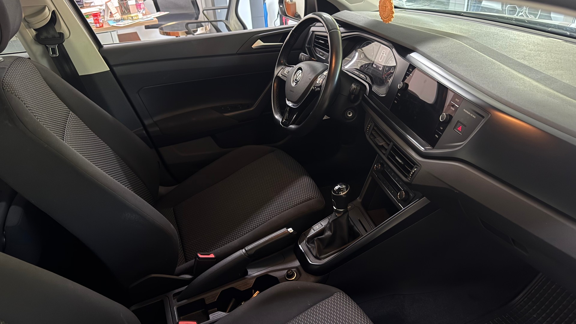 VW Polo 1.0 BMT Trendline-image-4