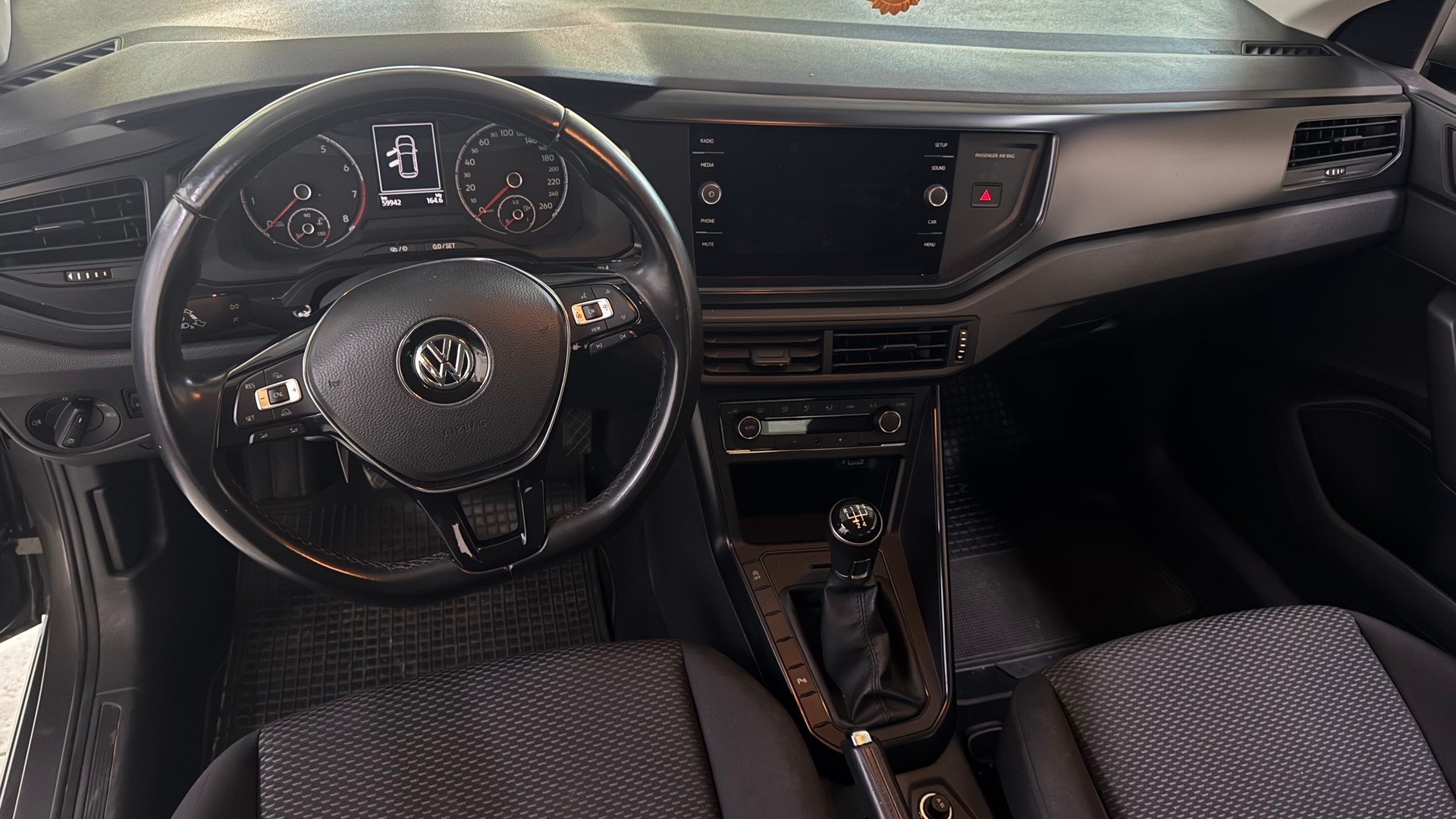 VW Polo 1.0 BMT Trendline-image-6