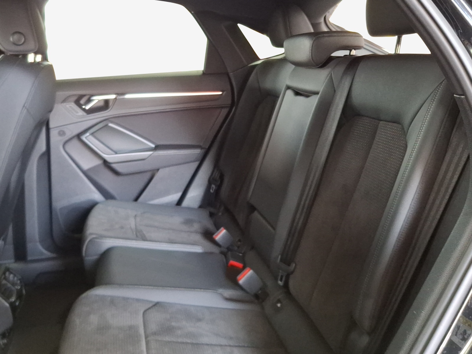 AUDI Q3 Sportback 35 TFSI S line Attraction S-tronic-image-11