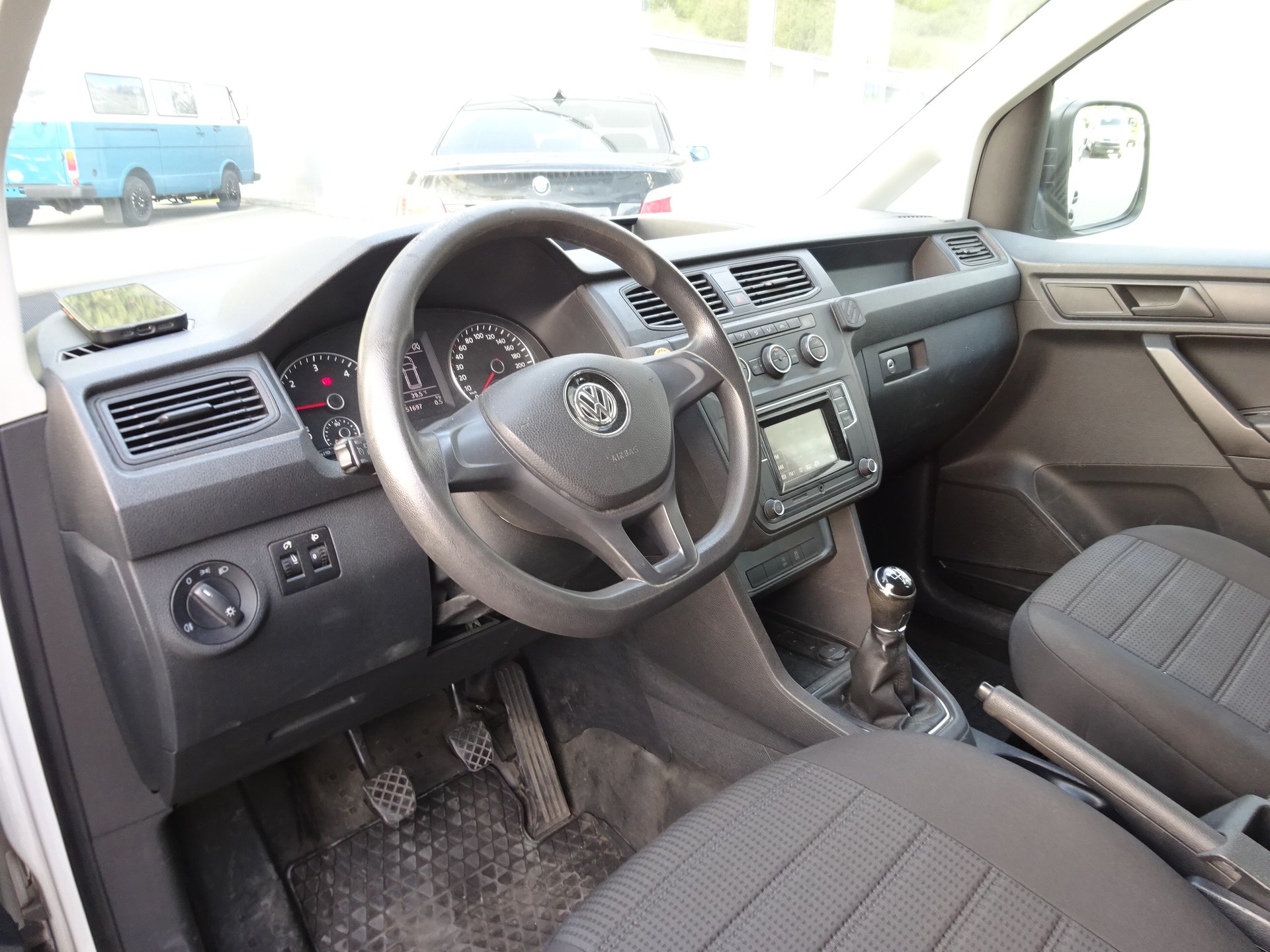 VW Caddy 2.0TDI 4Motion BlueMotion Technology-image-16