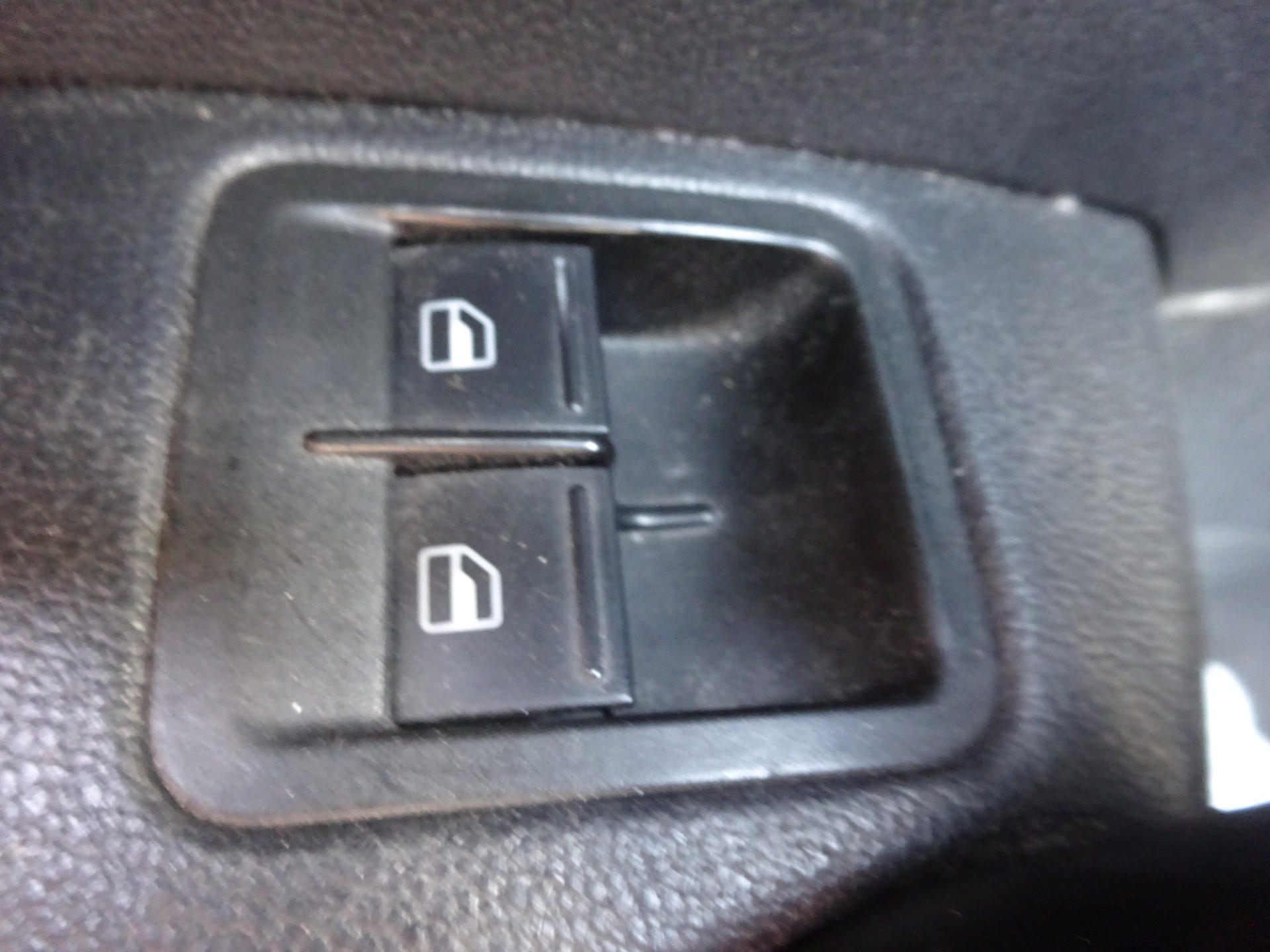 VW Caddy 2.0TDI 4Motion BlueMotion Technology-image-13