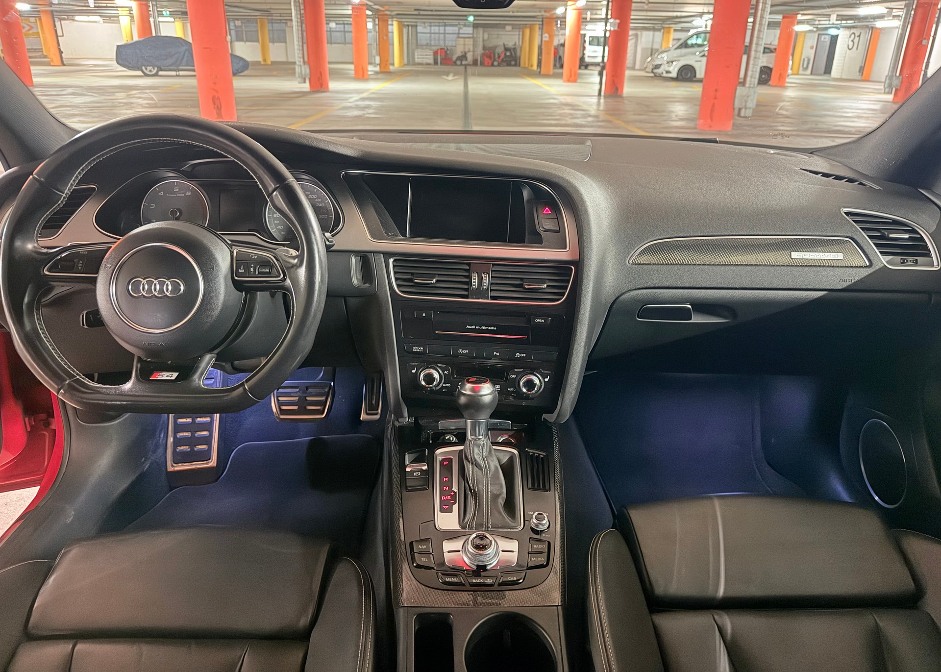 AUDI 3.0 V6 TFSI quattro S-Tronic-image-3