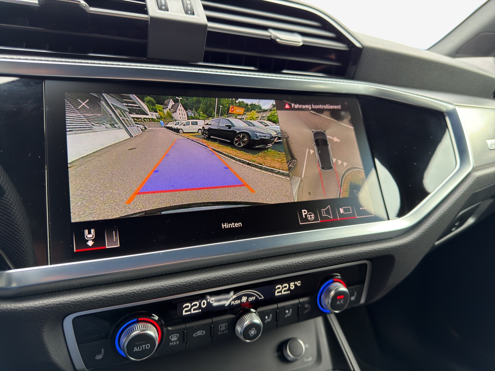 AUDI Q3 35 TFSI S line Attraction S-tronic-image-15