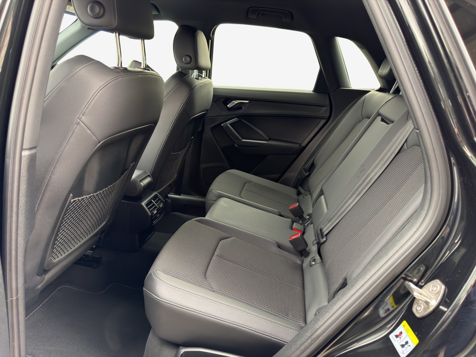 AUDI Q3 35 TFSI S line Attraction S-tronic-image-11