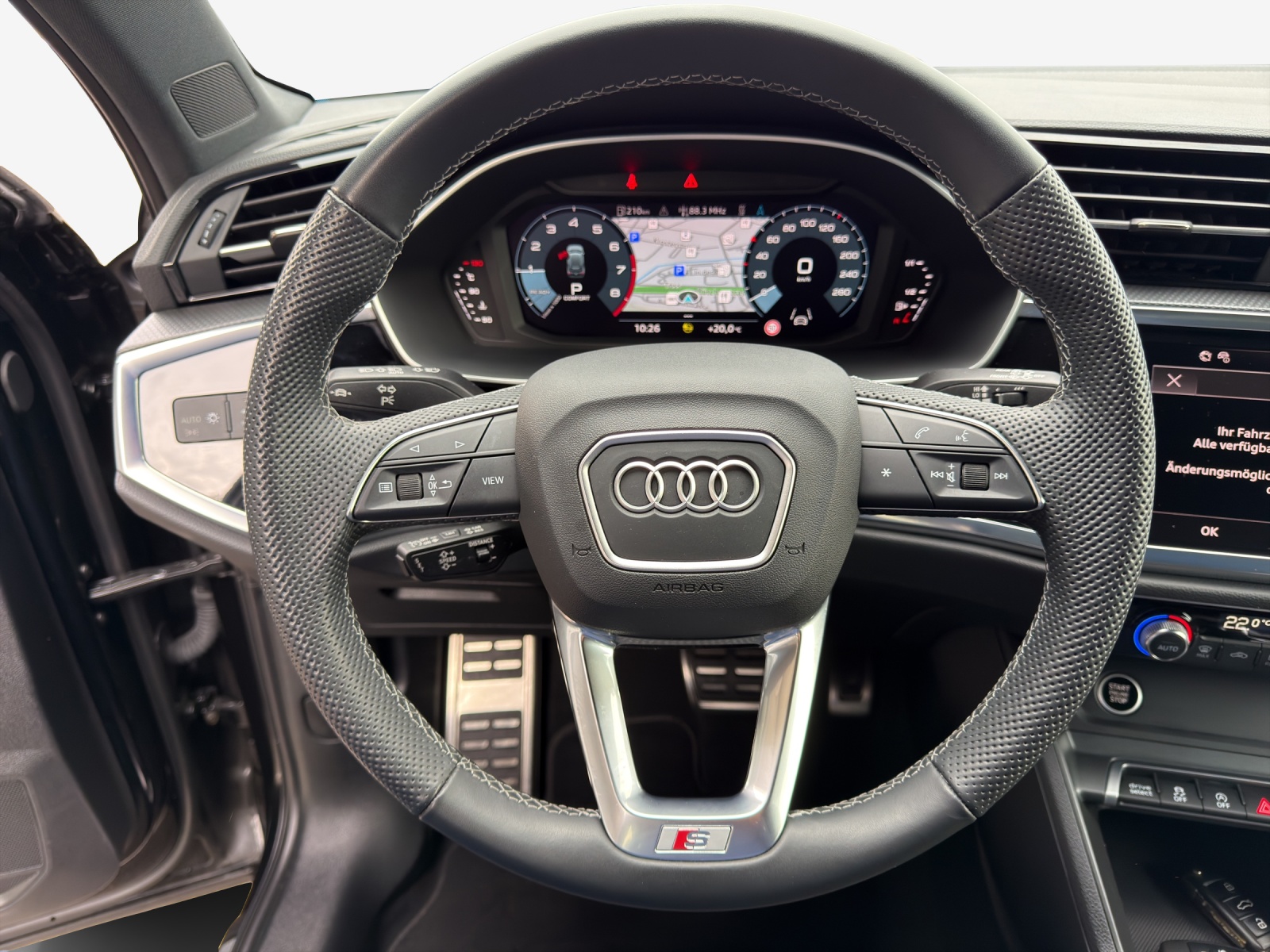 AUDI Q3 35 TFSI S line Attraction S-tronic-image-9