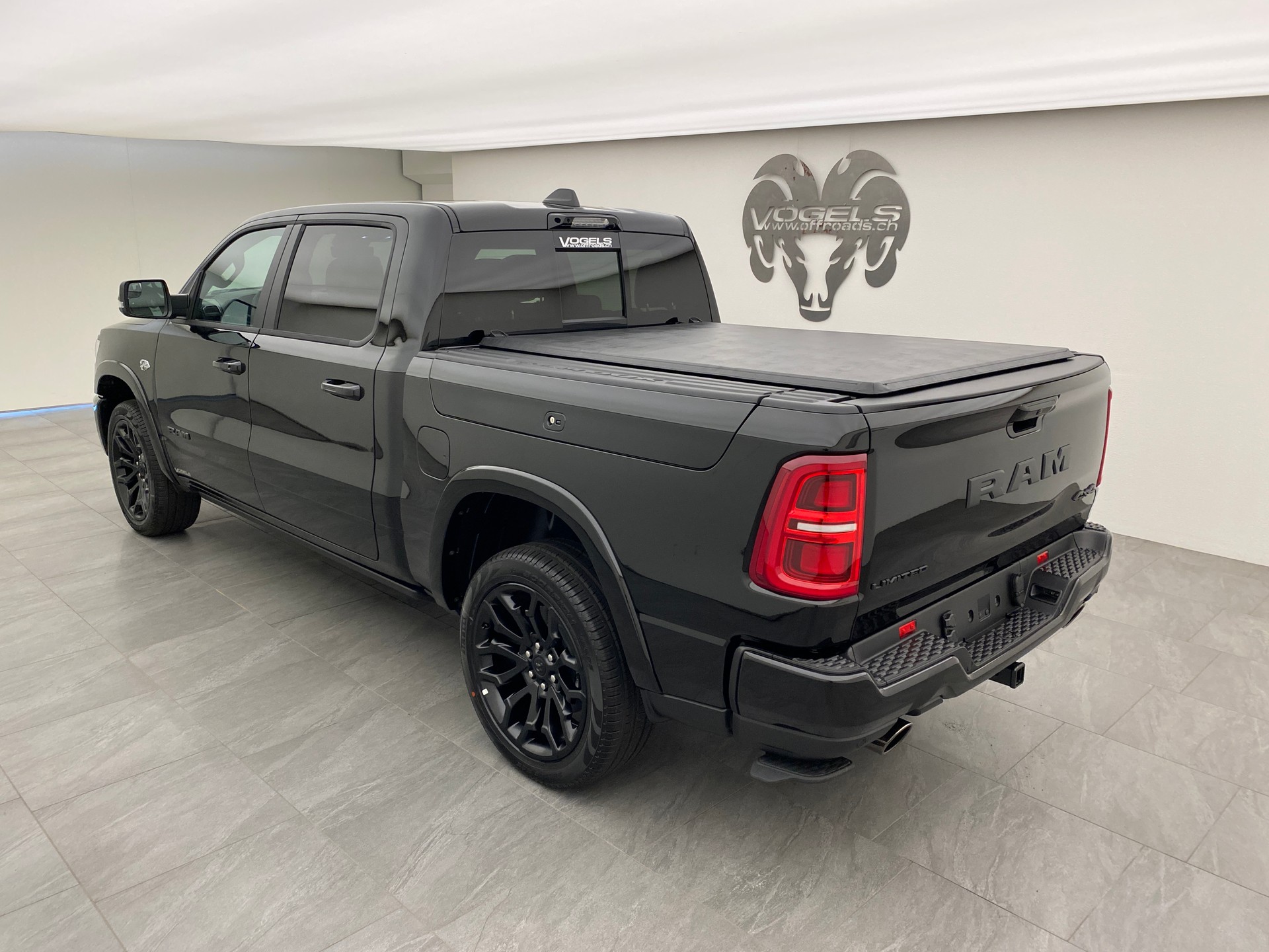 DODGE Ram 1500 5.7 Limited Night eTorque MY 2026-image-5
