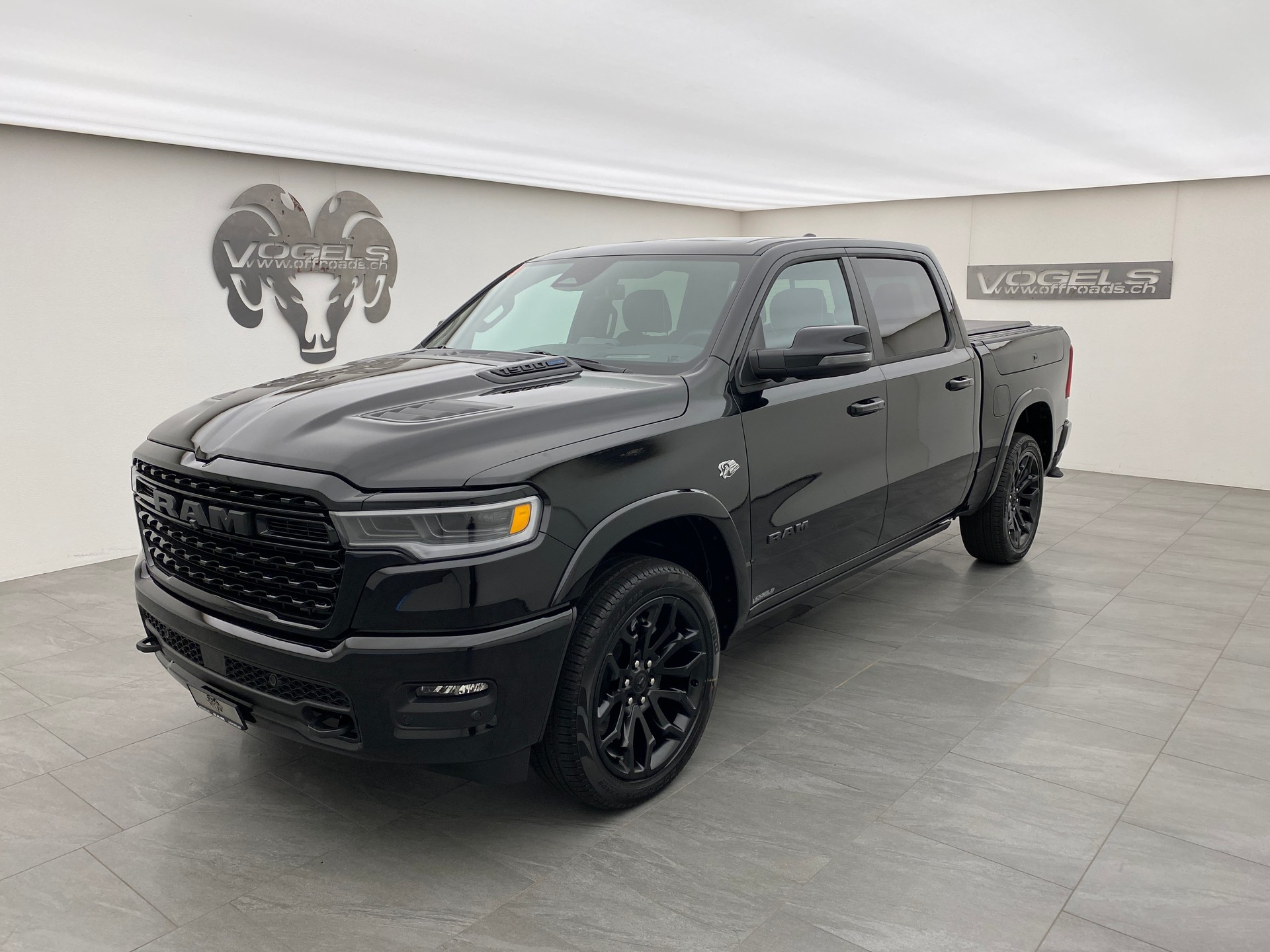 DODGE Ram 1500 5.7 Limited Night eTorque MY 2026-image-0