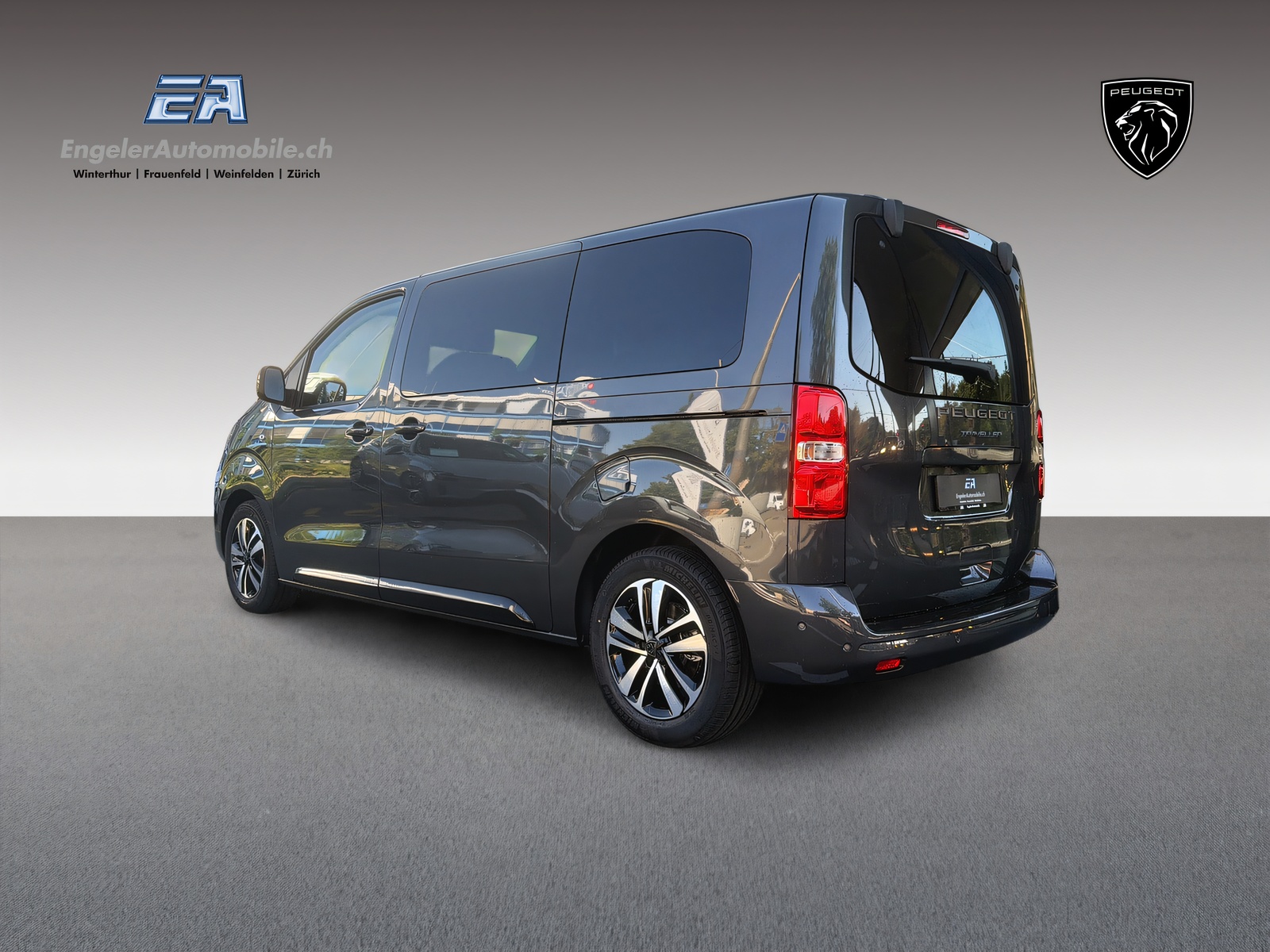 PEUGEOT Traveller Standard 2.2 BlueHDi 180 Family Edition S/S-image-3