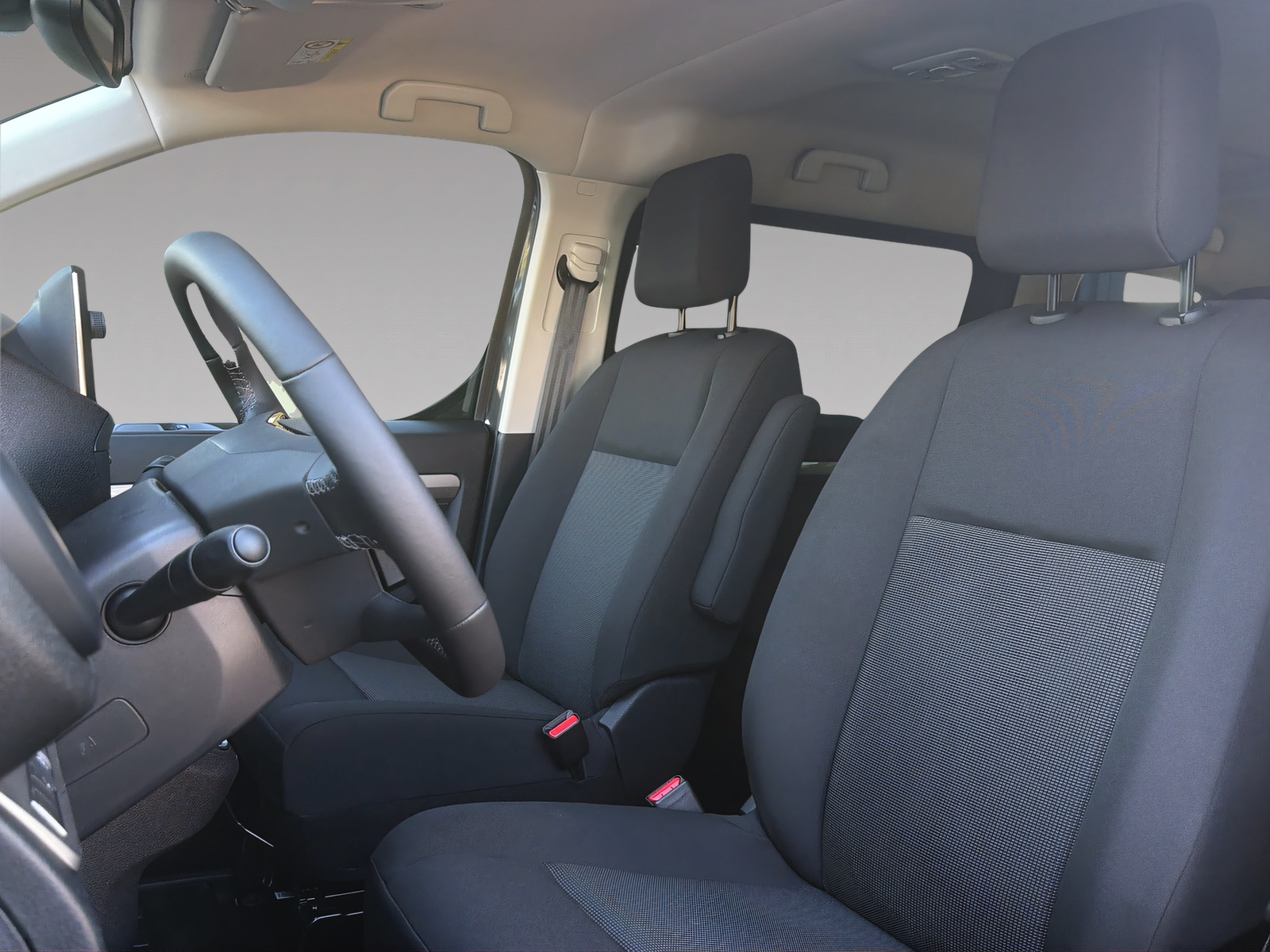 PEUGEOT Traveller Standard 2.2 BlueHDi 180 Family Edition S/S-image-5