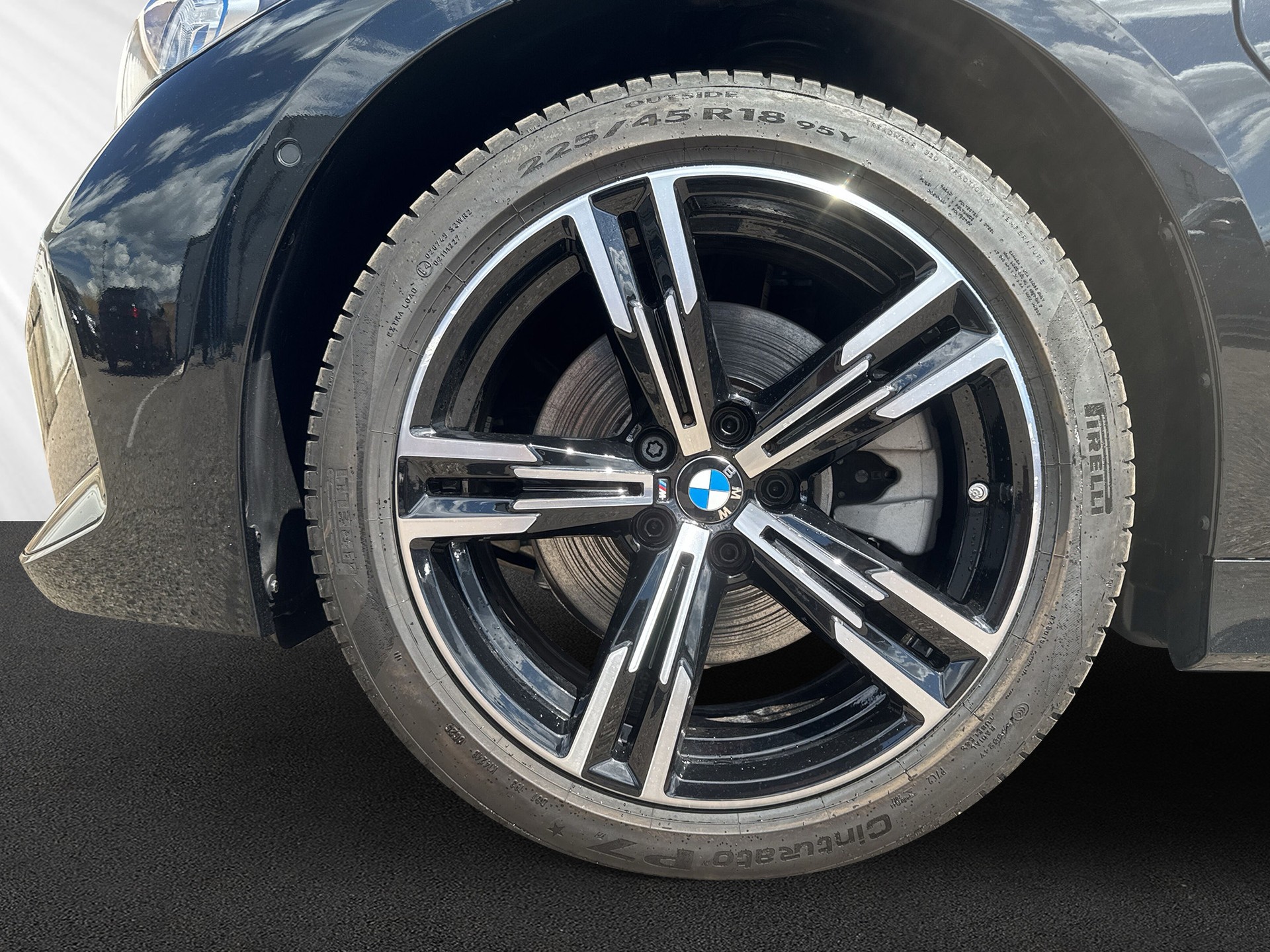 BMW 330e x DriveTouring Steptronic M Sport-image-8