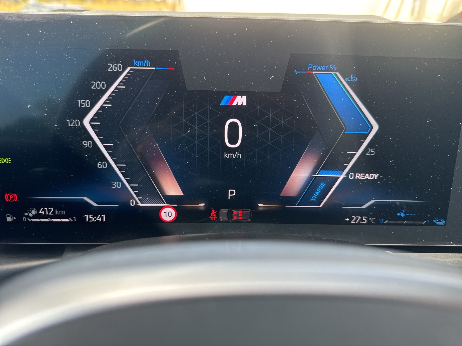 BMW 330e x DriveTouring Steptronic M Sport-image-13