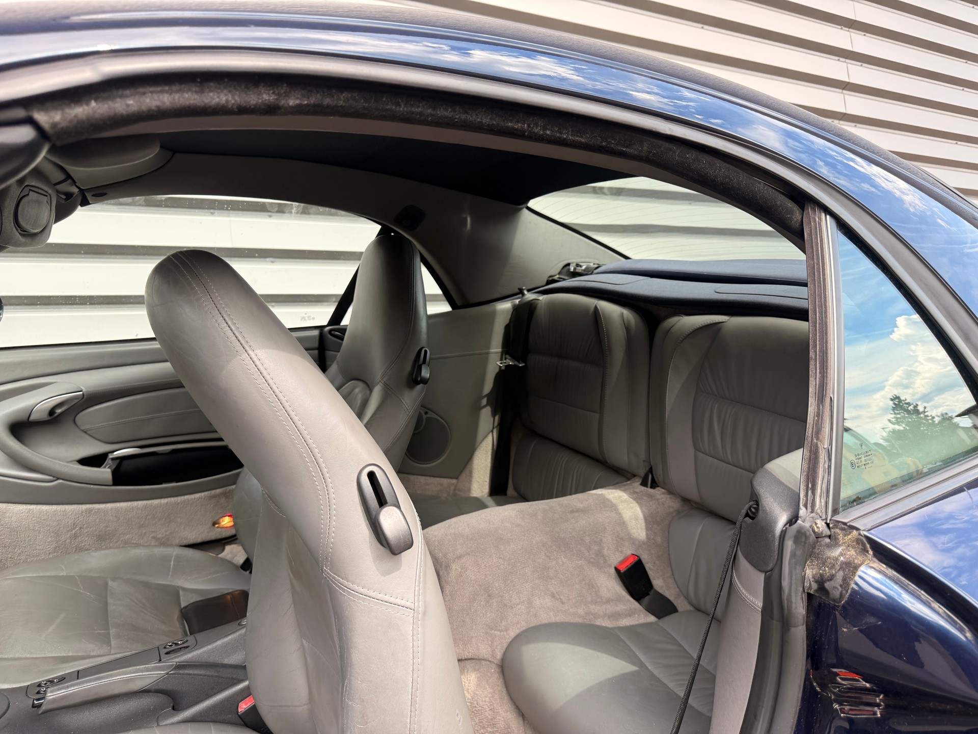 PORSCHE 911 Carrera Cabrio-image-9