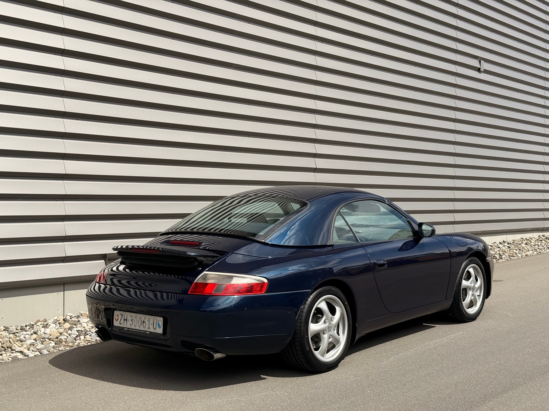 PORSCHE 911 Carrera Cabrio-image-4