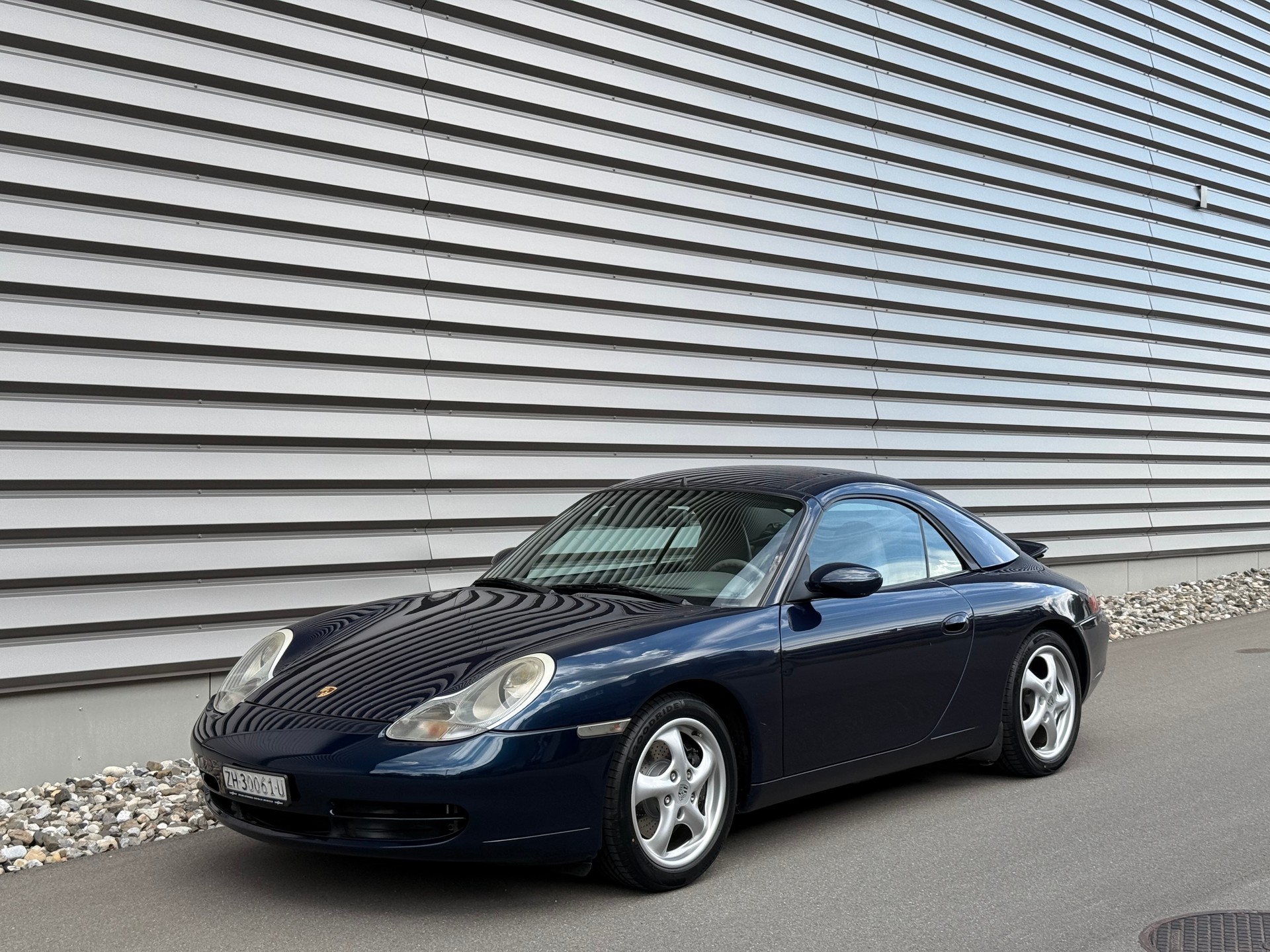 PORSCHE 911 Carrera Cabrio-image-0