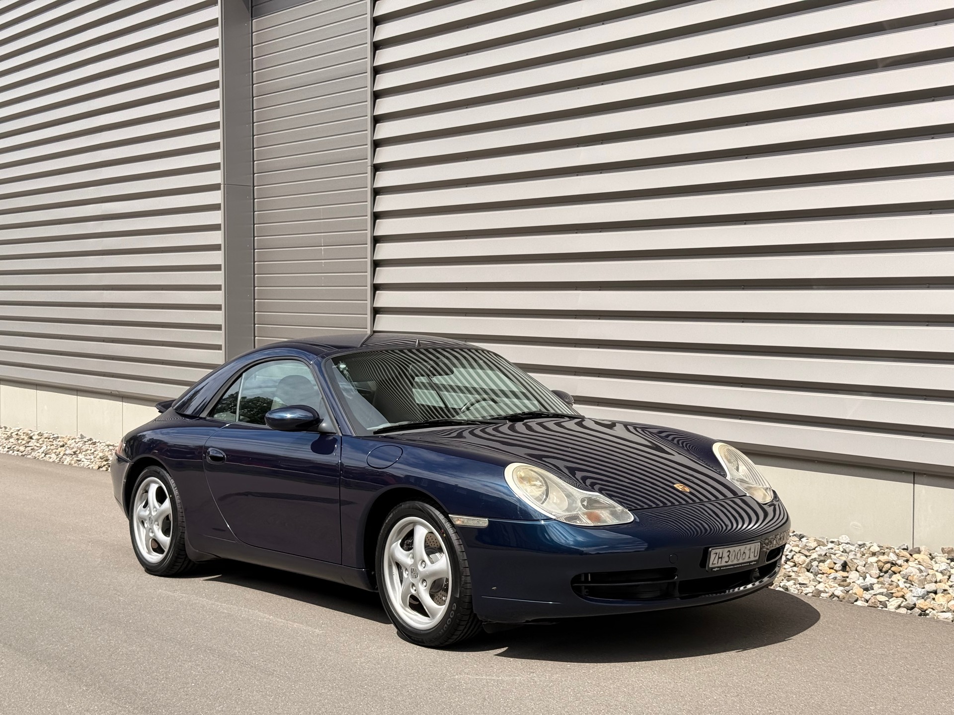 PORSCHE 911 Carrera Cabrio-image-6