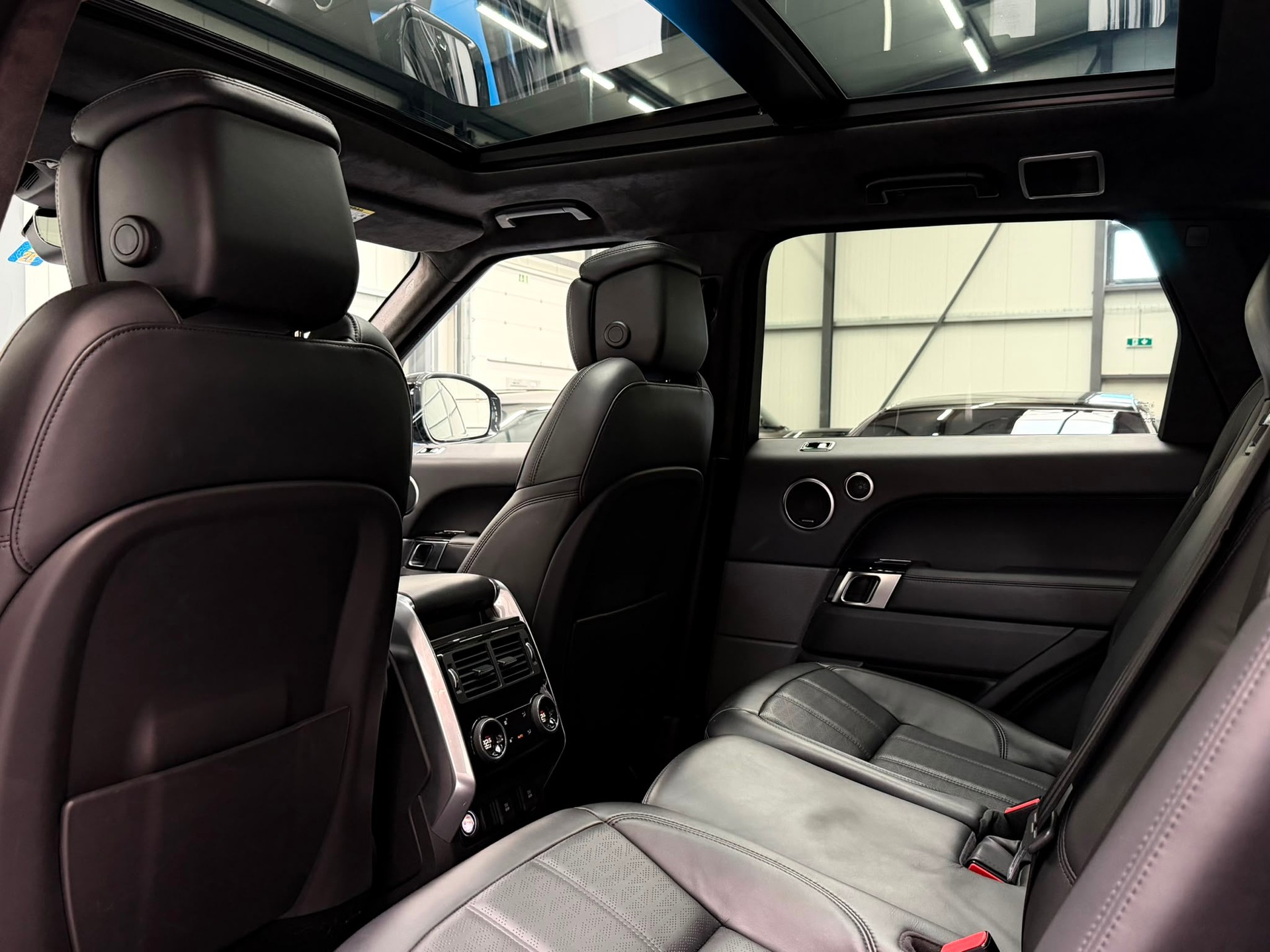 LAND ROVER Range Rover Sport 5.0 V8 S/C ABDynamic Automatic-image-23