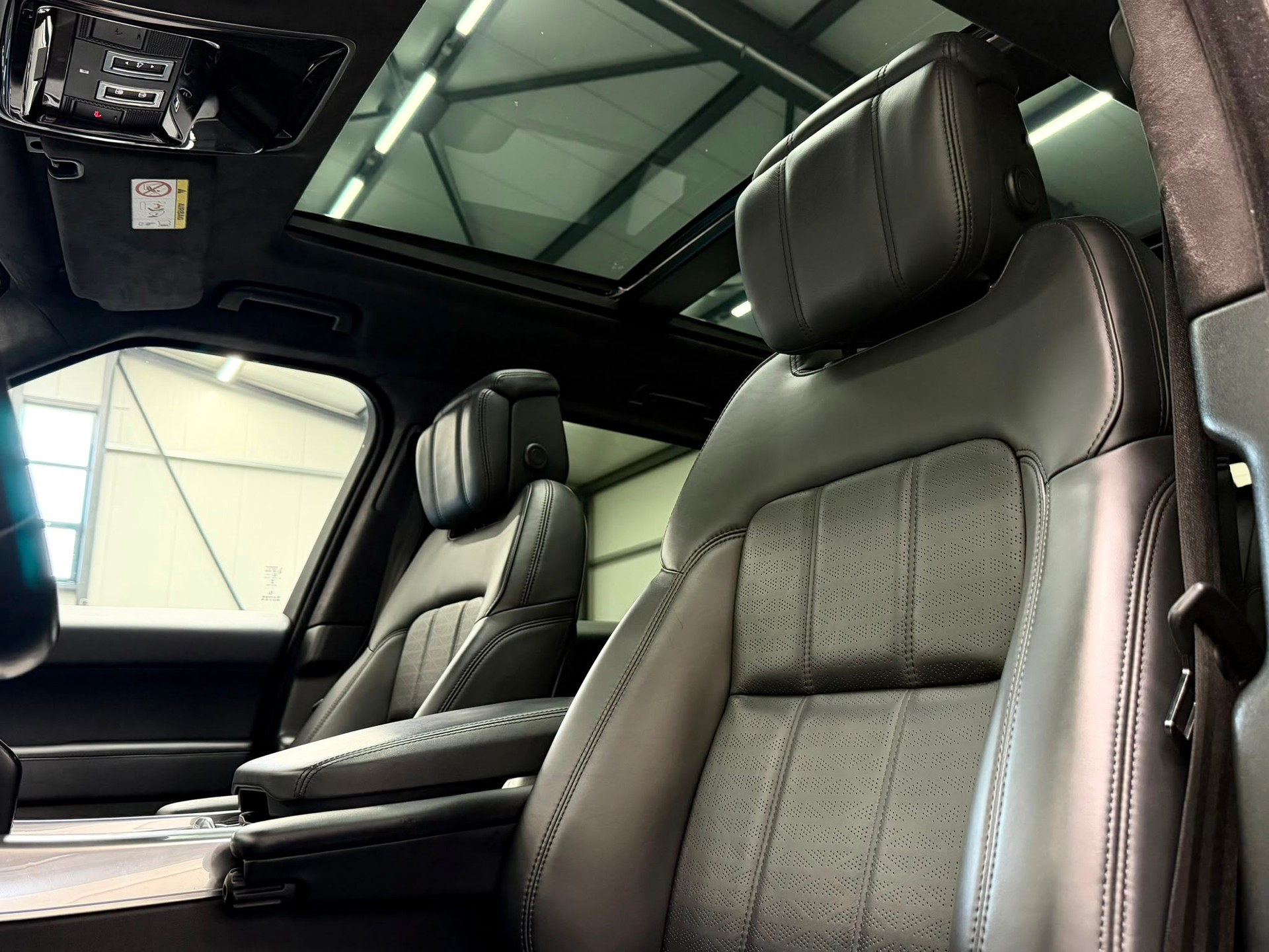 LAND ROVER Range Rover Sport 5.0 V8 S/C ABDynamic Automatic-image-21
