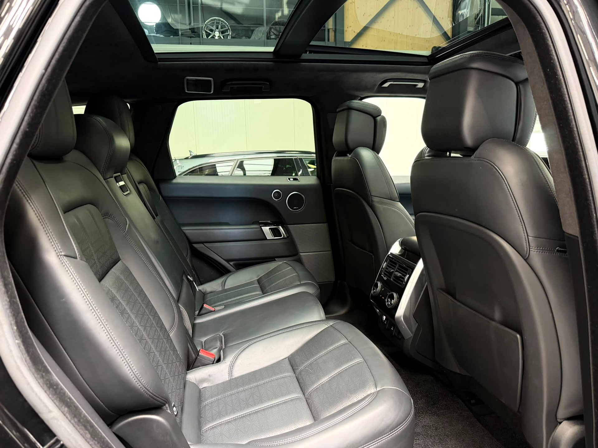 LAND ROVER Range Rover Sport 5.0 V8 S/C ABDynamic Automatic-image-26