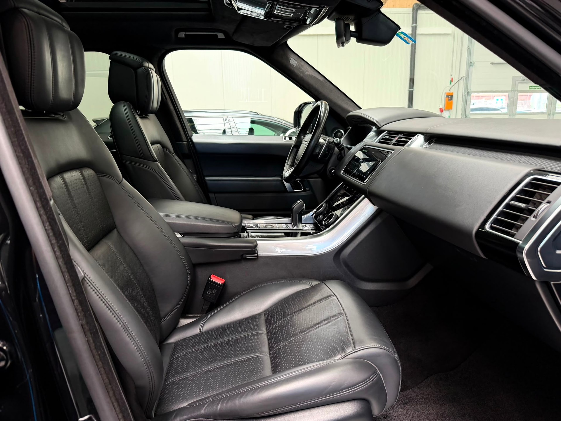LAND ROVER Range Rover Sport 5.0 V8 S/C ABDynamic Automatic-image-27