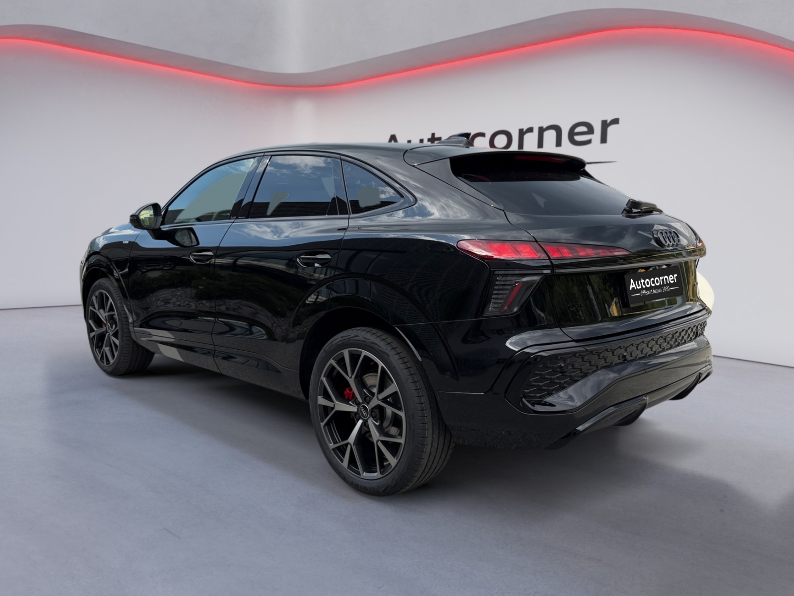 AUDI Q3 Sportback TFSI quattro 195 kW S tronic-showroom-element-2