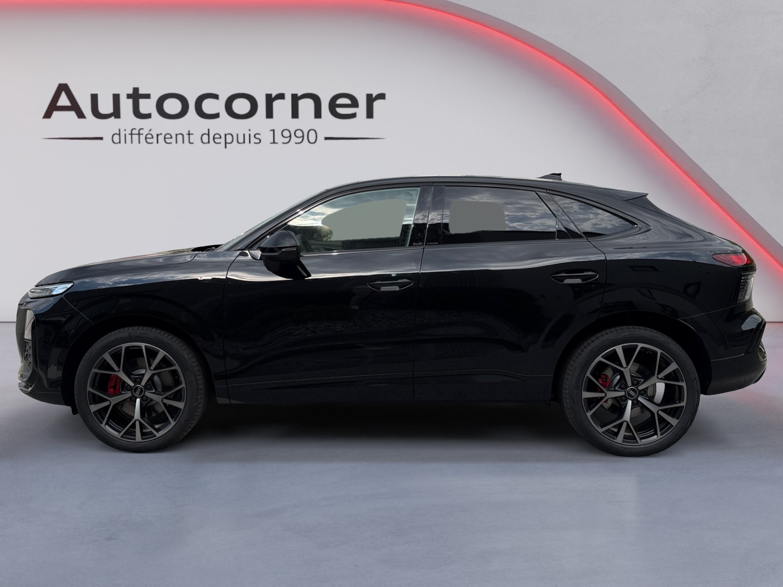 AUDI Q3 Sportback TFSI quattro 195 kW S tronic-showroom-element-1