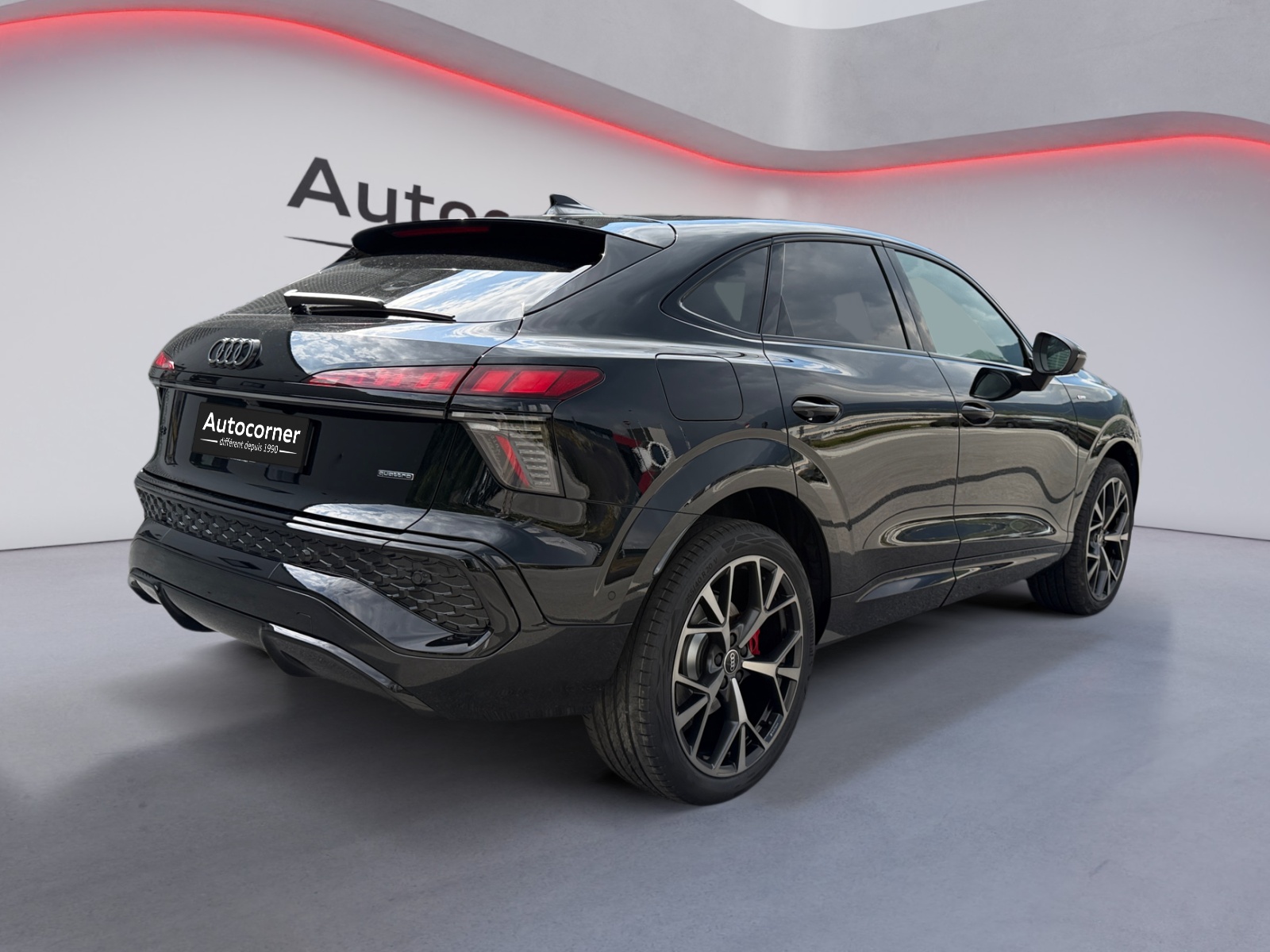 AUDI Q3 Sportback TFSI quattro 195 kW S tronic-image-4