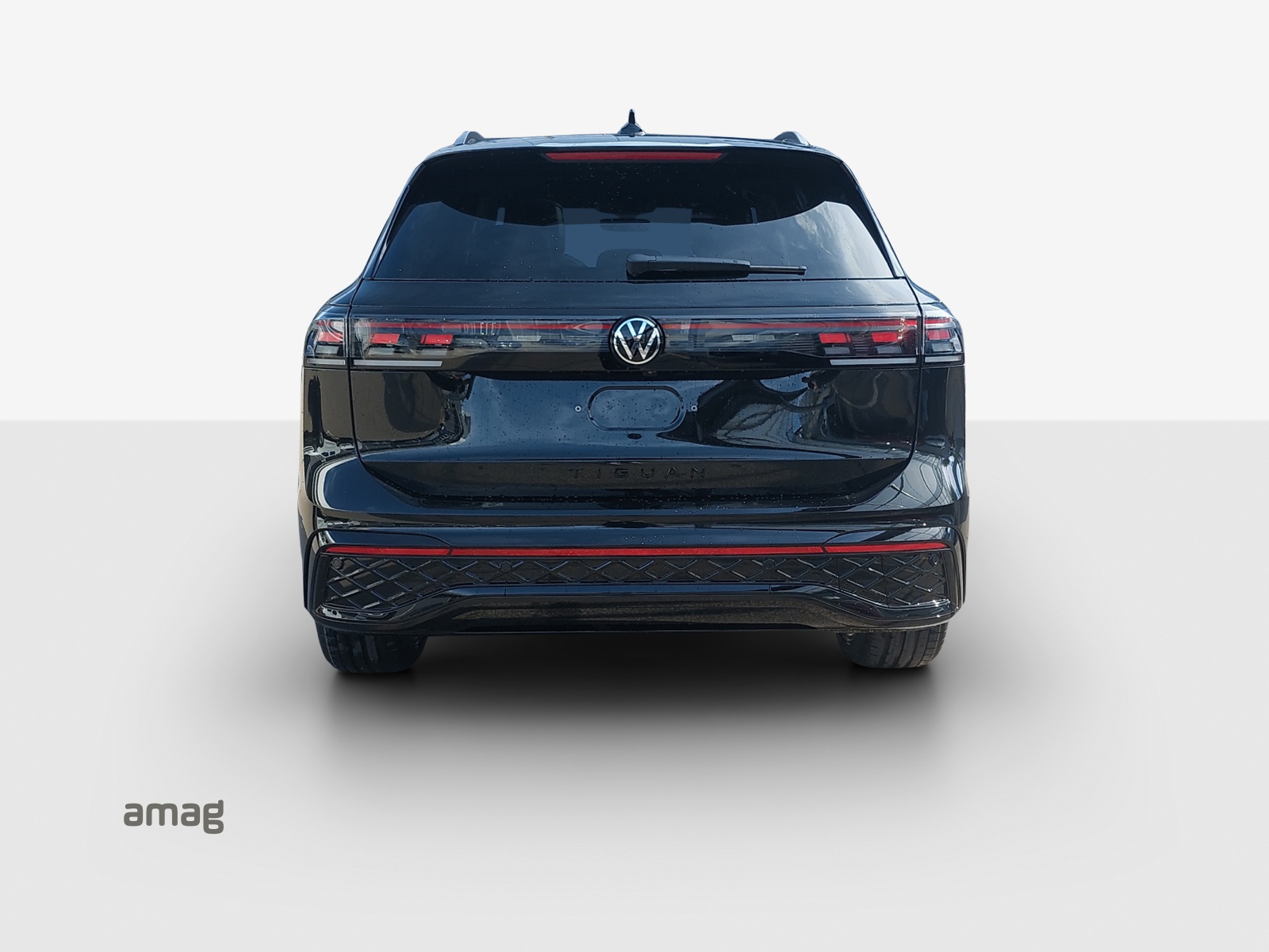 VW Tiguan 2.0 TSI DSG R-Line Plus 4Motion-image-3