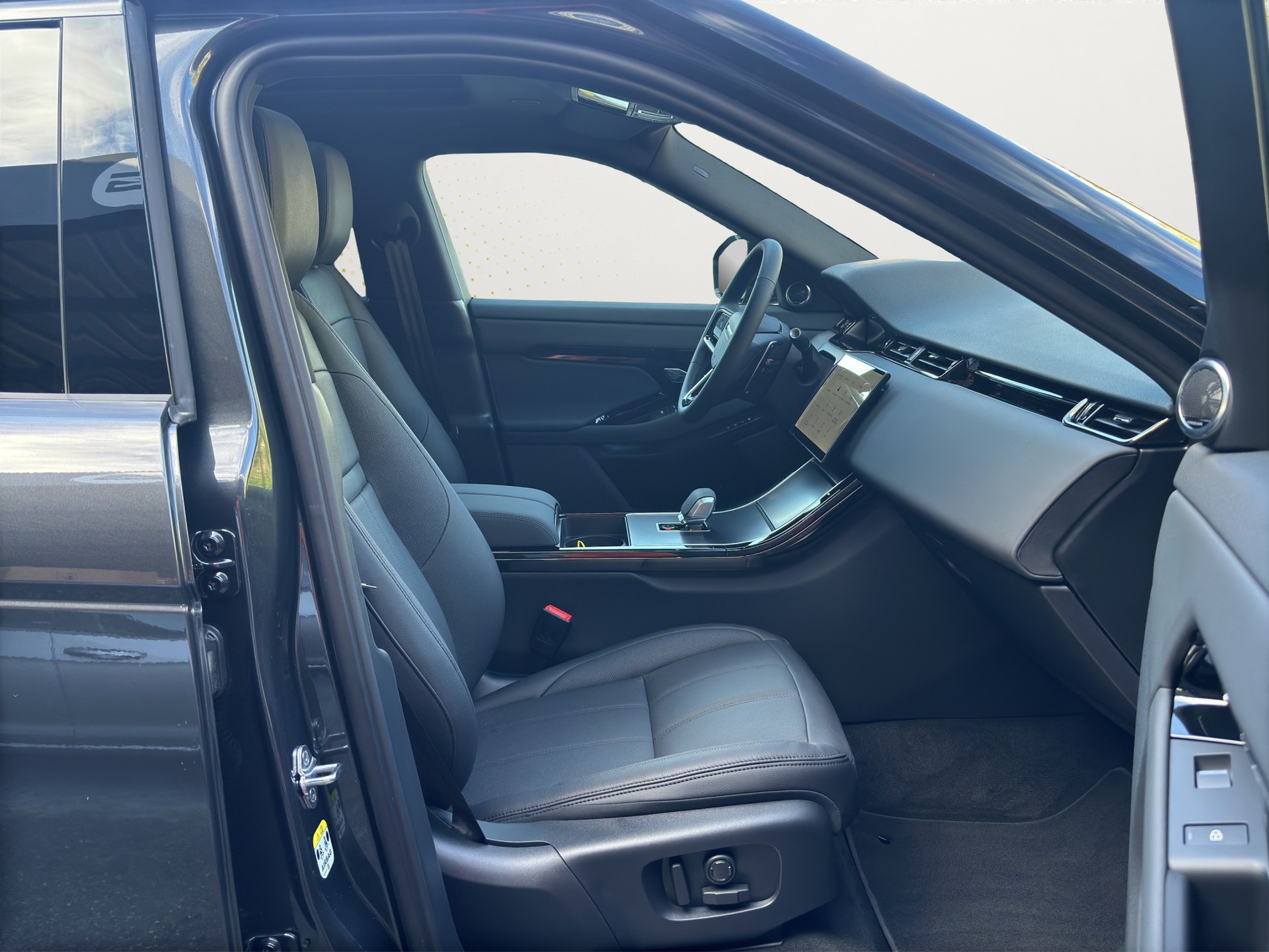 LAND ROVER Evoque P 270e Dynamic SE Black Pack 4x4 5 Jahre Werksgarantie-image-12