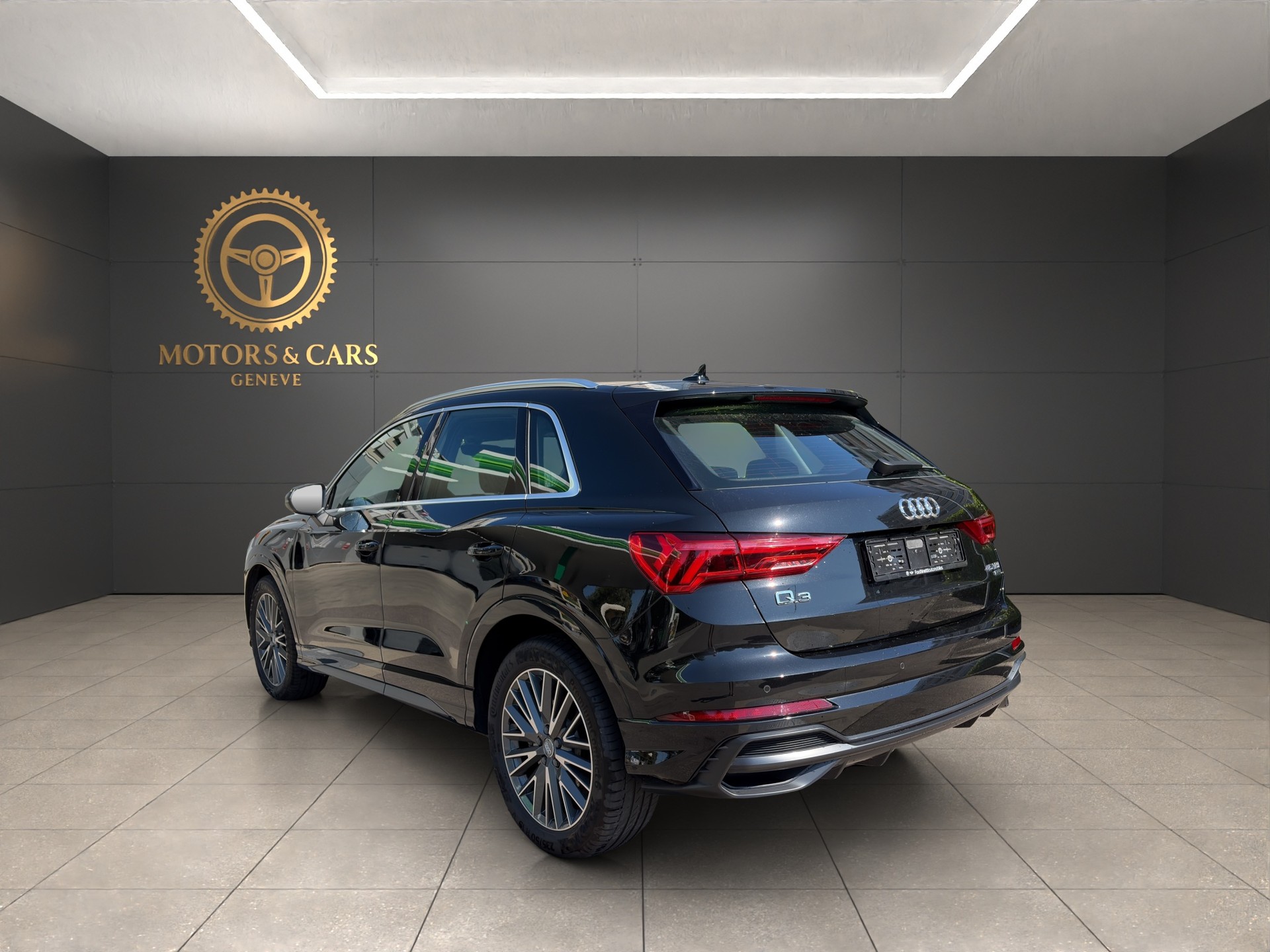 AUDI Q3 45 TFSI S line quattro S-tronic-image-6