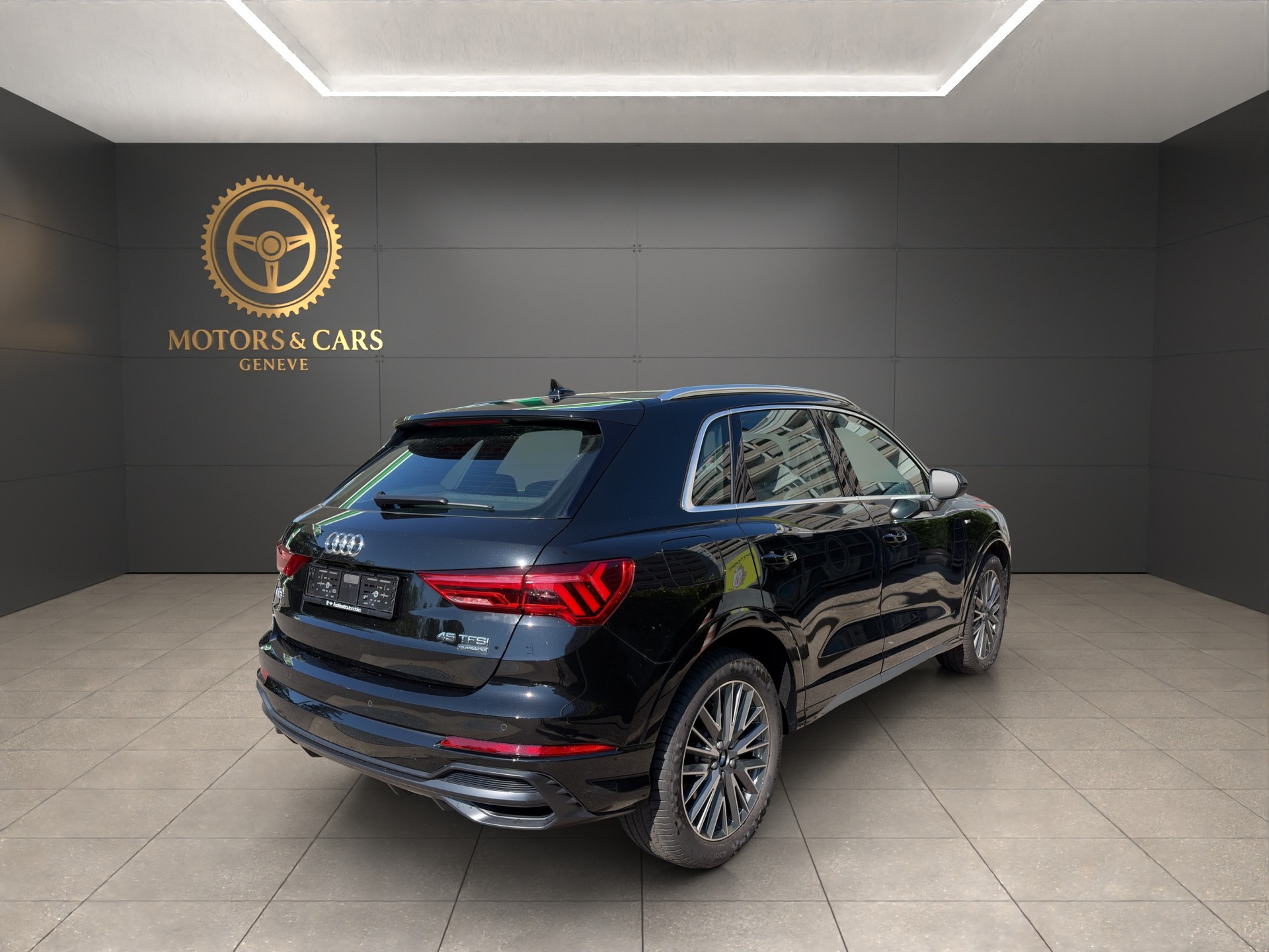 AUDI Q3 45 TFSI S line quattro S-tronic-image-7