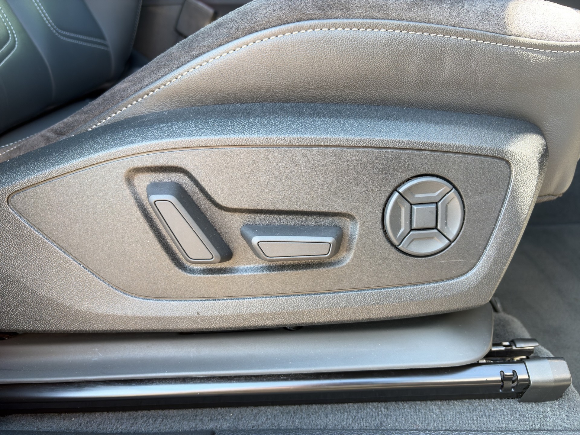 AUDI Q3 45 TFSI S line quattro S-tronic-image-20
