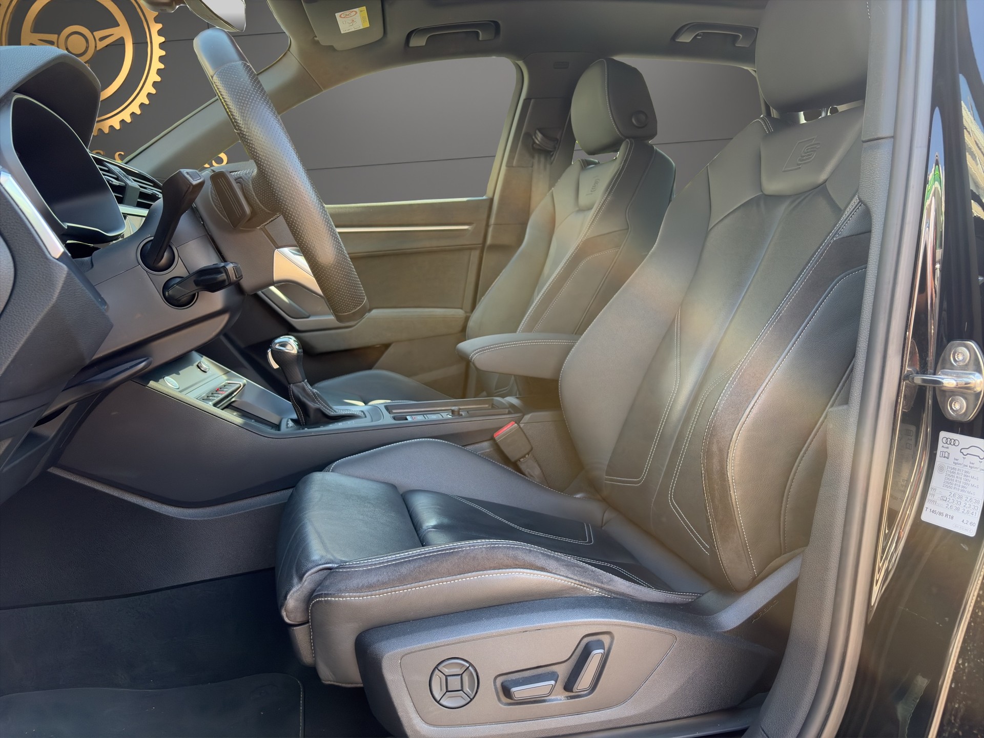 AUDI Q3 45 TFSI S line quattro S-tronic-image-11