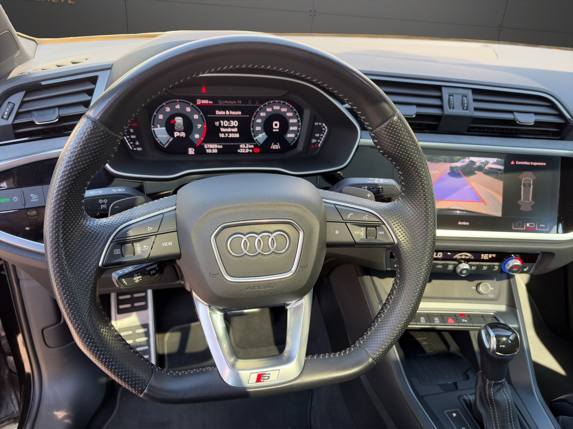 AUDI Q3 45 TFSI S line quattro S-tronic-image-9